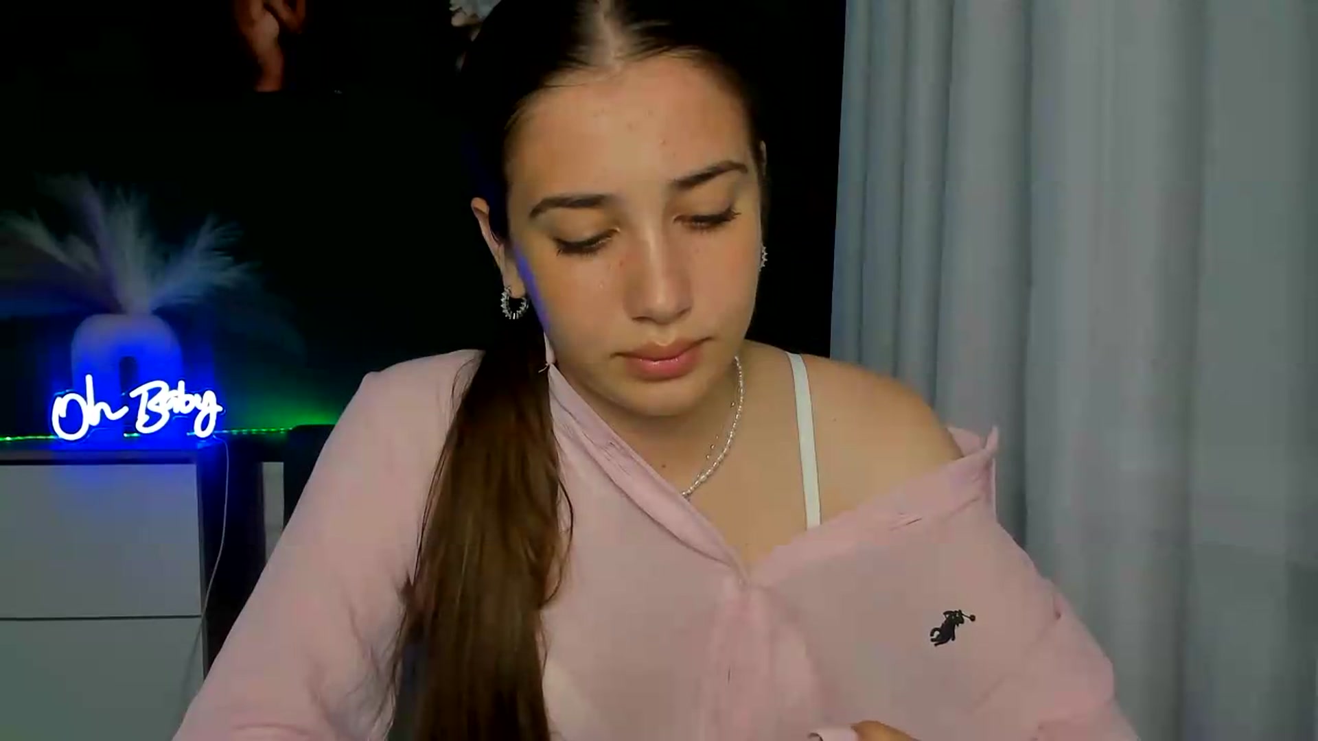 Gallery image thumbnail from AlexaPirs's myfreecams stream on, 06/23/2026, 14:39 image 19 of 20