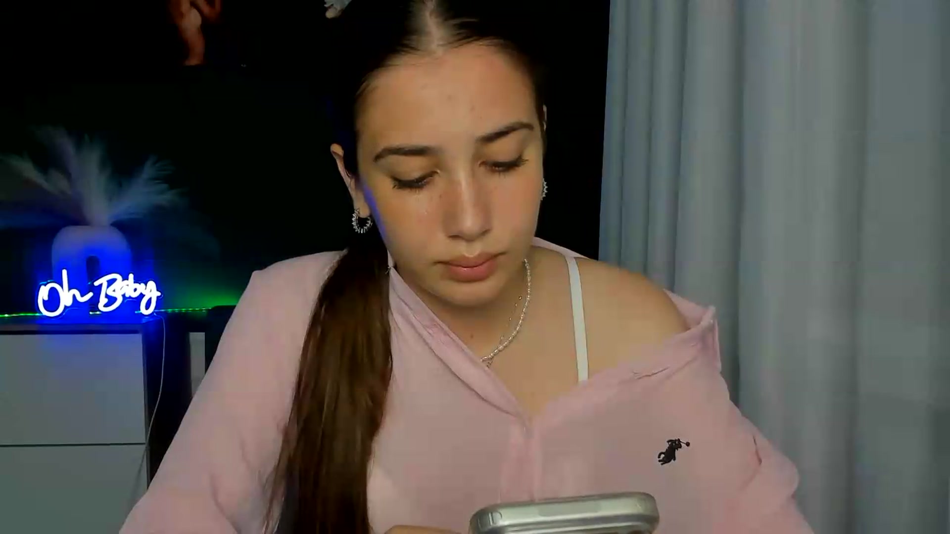 Gallery image thumbnail from AlexaPirs's myfreecams stream on, 06/23/2026, 14:39 image 15 of 20