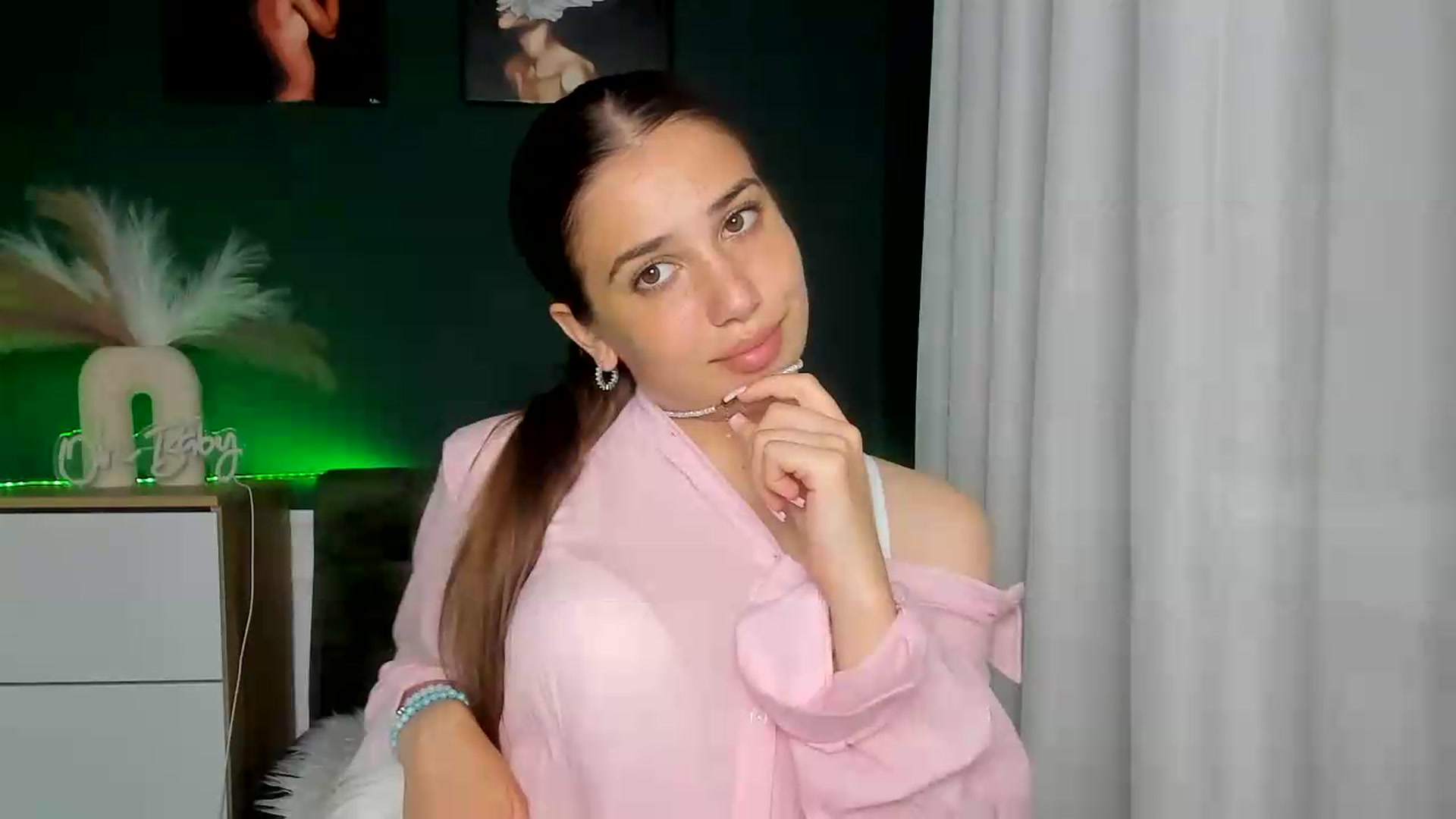 Gallery image thumbnail from AlexaPirs's myfreecams stream on, 06/23/2026, 15:03 image 2 of 20