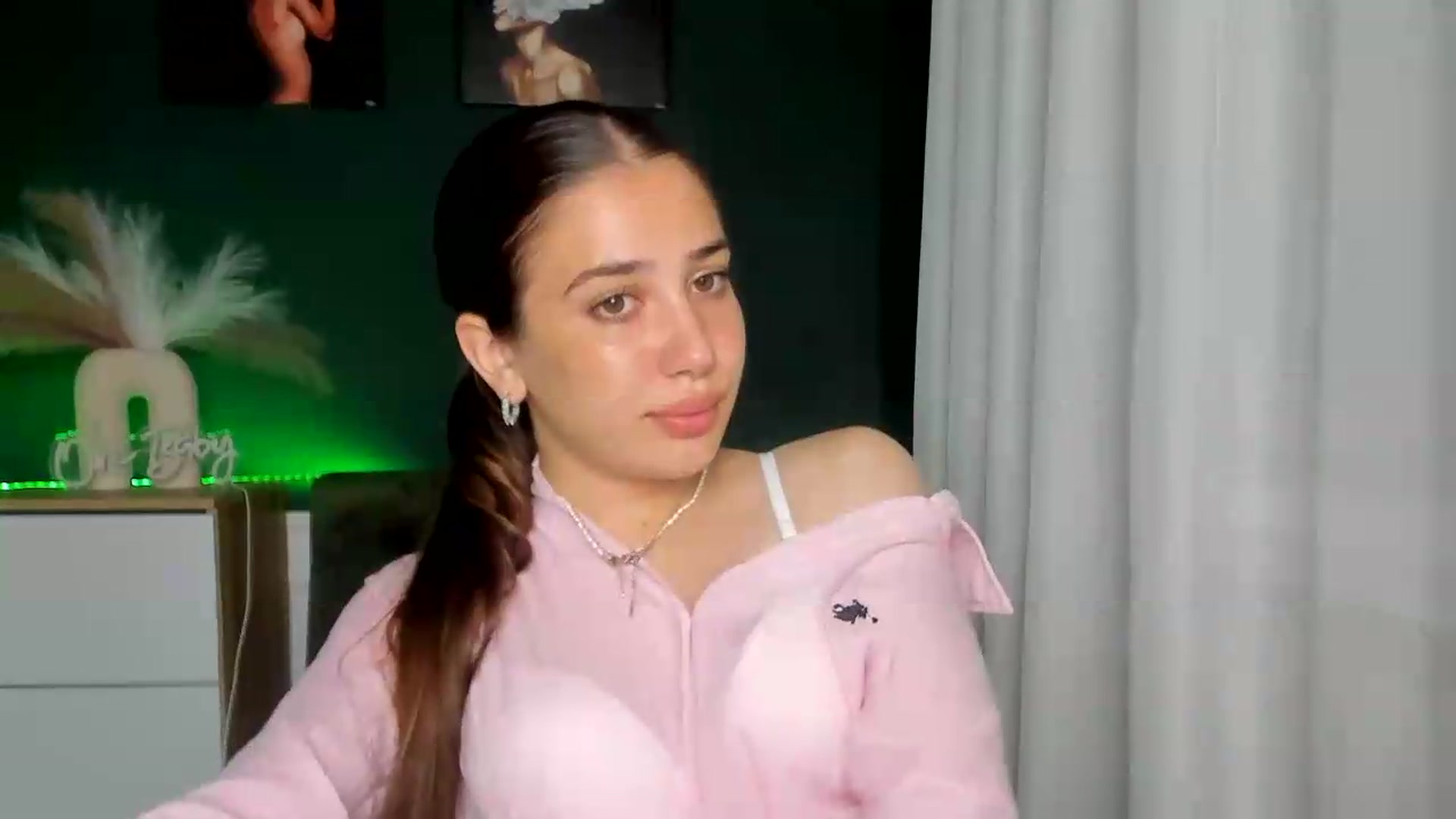 Gallery image thumbnail from AlexaPirs's myfreecams stream on, 06/23/2026, 15:03 image 3 of 20