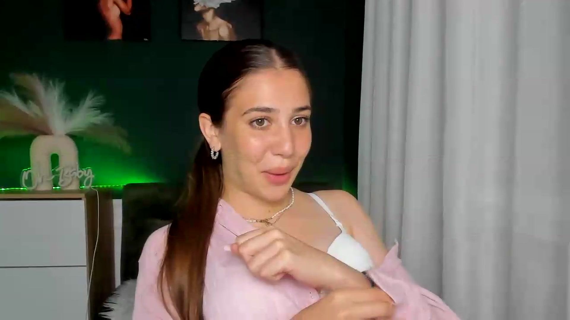 Gallery image thumbnail from AlexaPirs's myfreecams stream on, 06/23/2026, 15:03 image 12 of 20