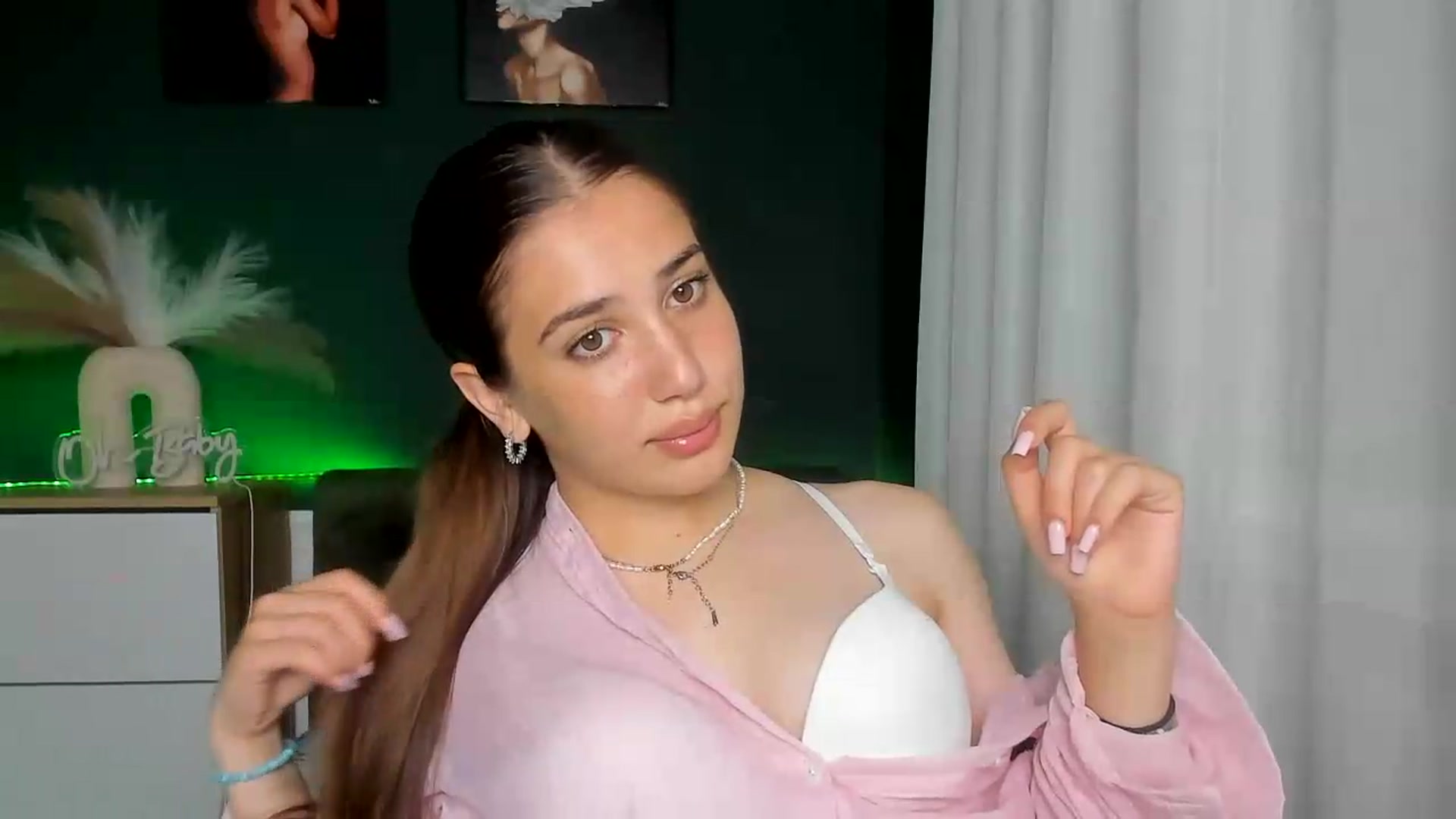 Gallery image thumbnail from AlexaPirs's myfreecams stream on, 06/23/2026, 15:03 image 5 of 20
