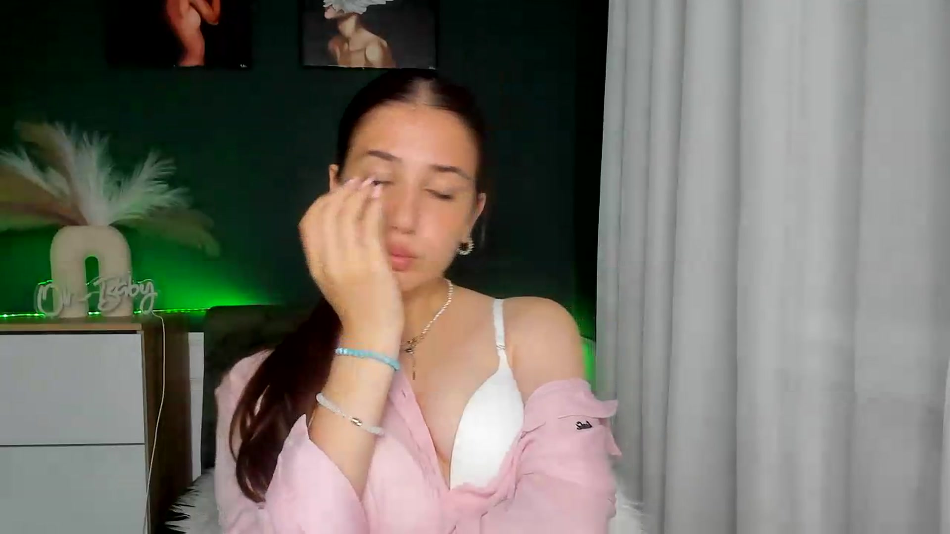 Gallery image thumbnail from AlexaPirs's myfreecams stream on, 06/23/2026, 15:28 image 3 of 20