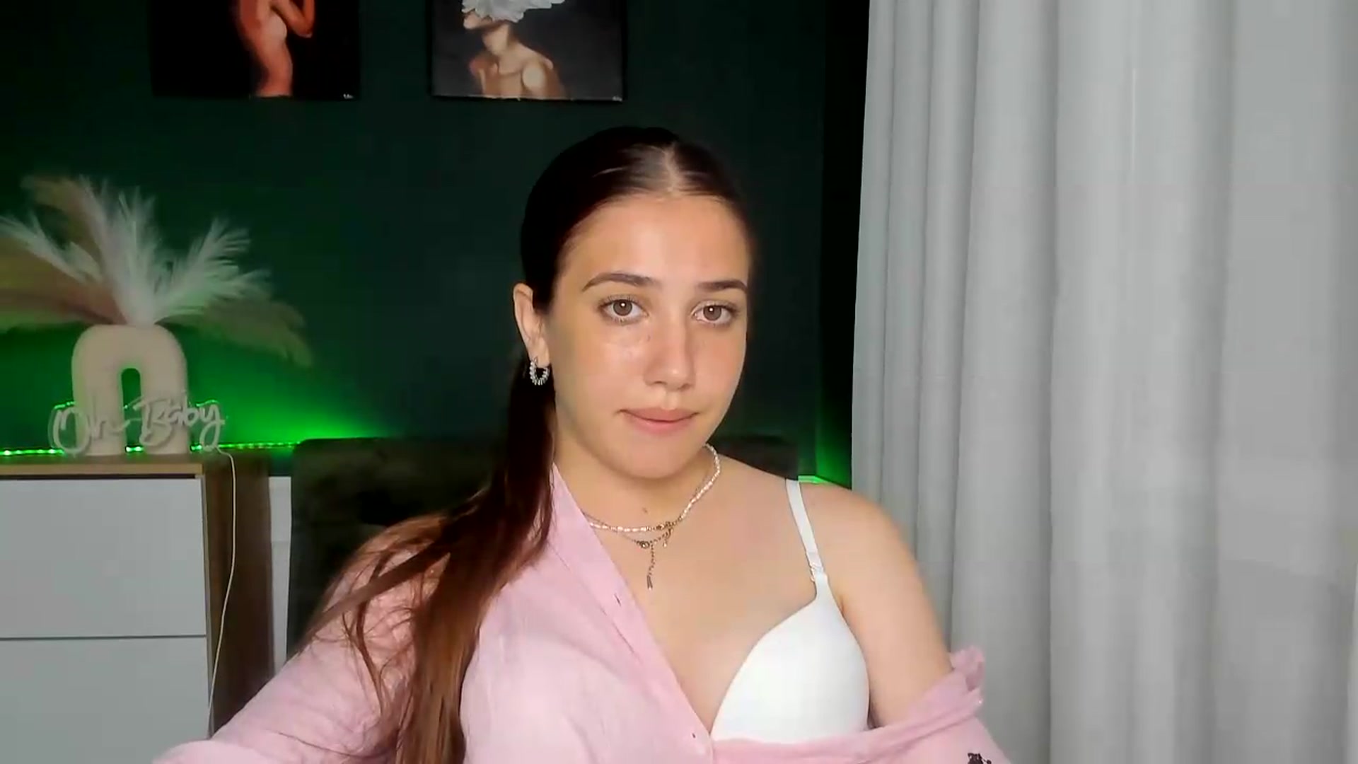 Gallery image thumbnail from AlexaPirs's myfreecams stream on, 06/23/2026, 15:28 image 15 of 20