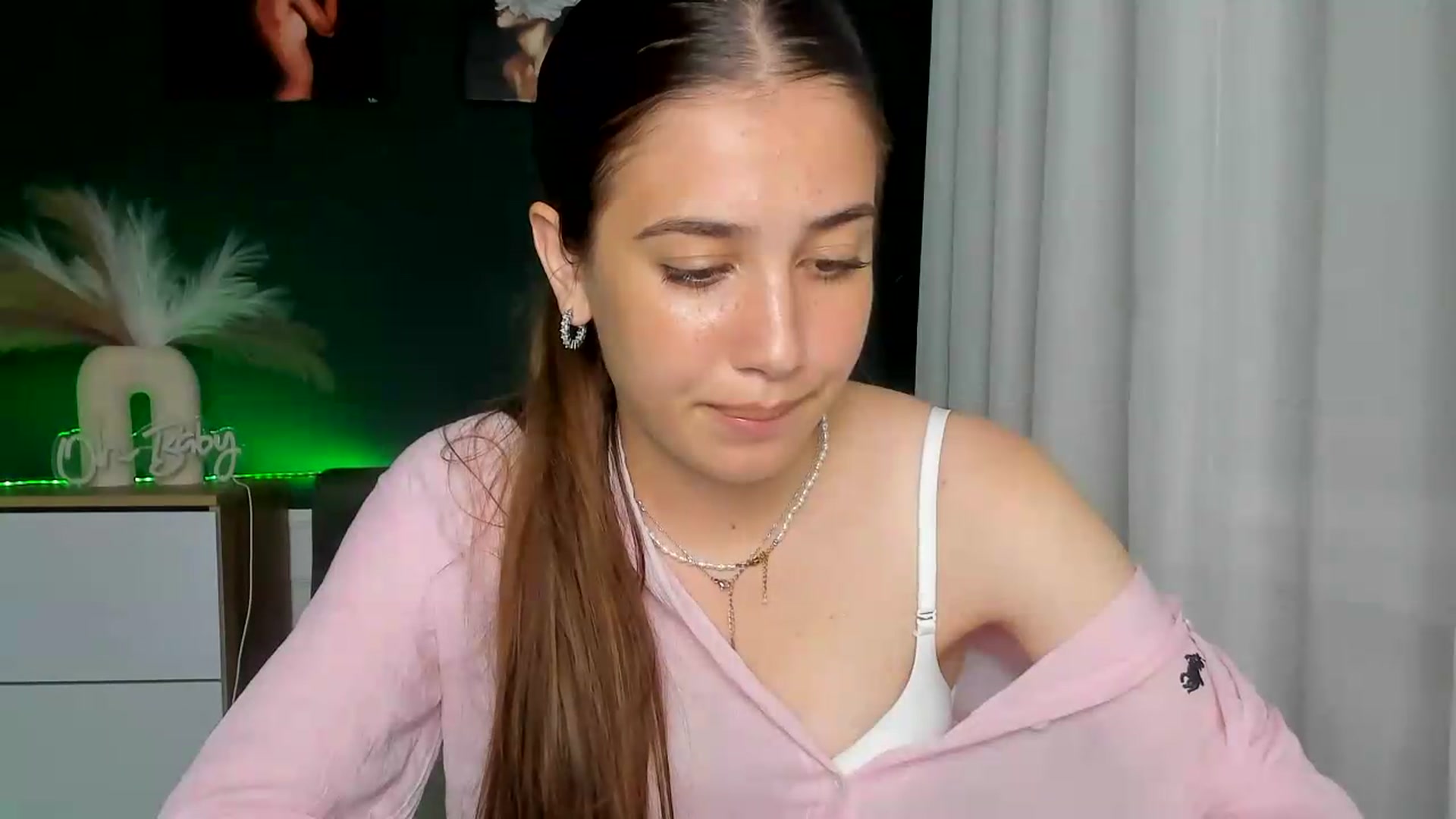 Gallery image thumbnail from AlexaPirs's myfreecams stream on, 06/23/2026, 15:57 image 6 of 20