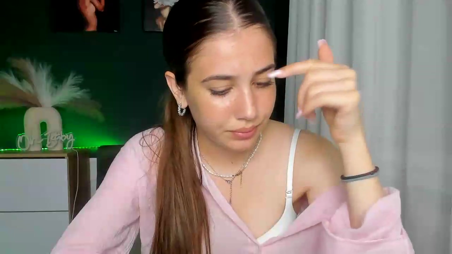Gallery image thumbnail from AlexaPirs's myfreecams stream on, 06/23/2026, 15:57 image 5 of 20