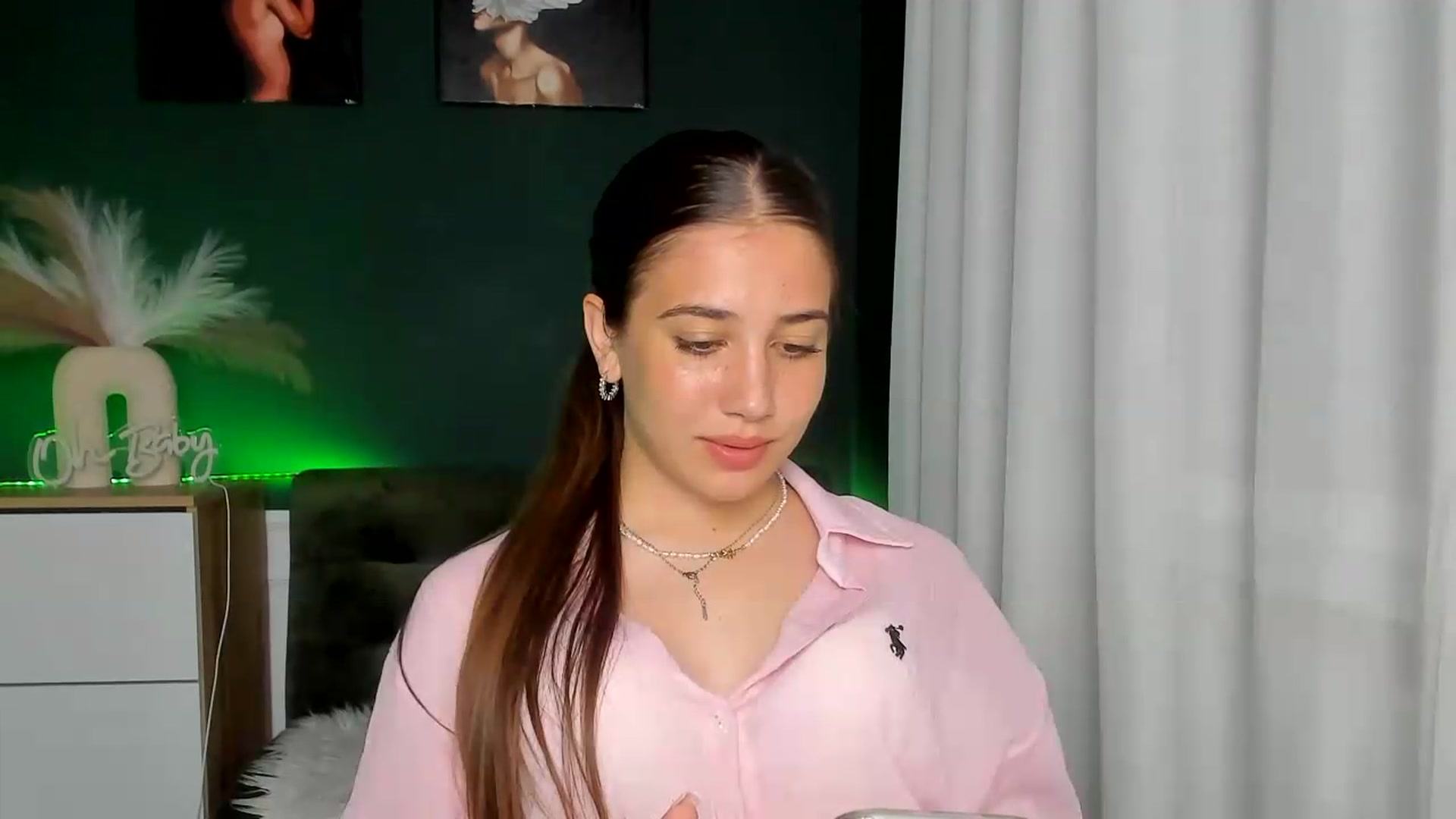 Gallery image thumbnail from AlexaPirs's myfreecams stream on, 06/23/2026, 16:51 image 18 of 20