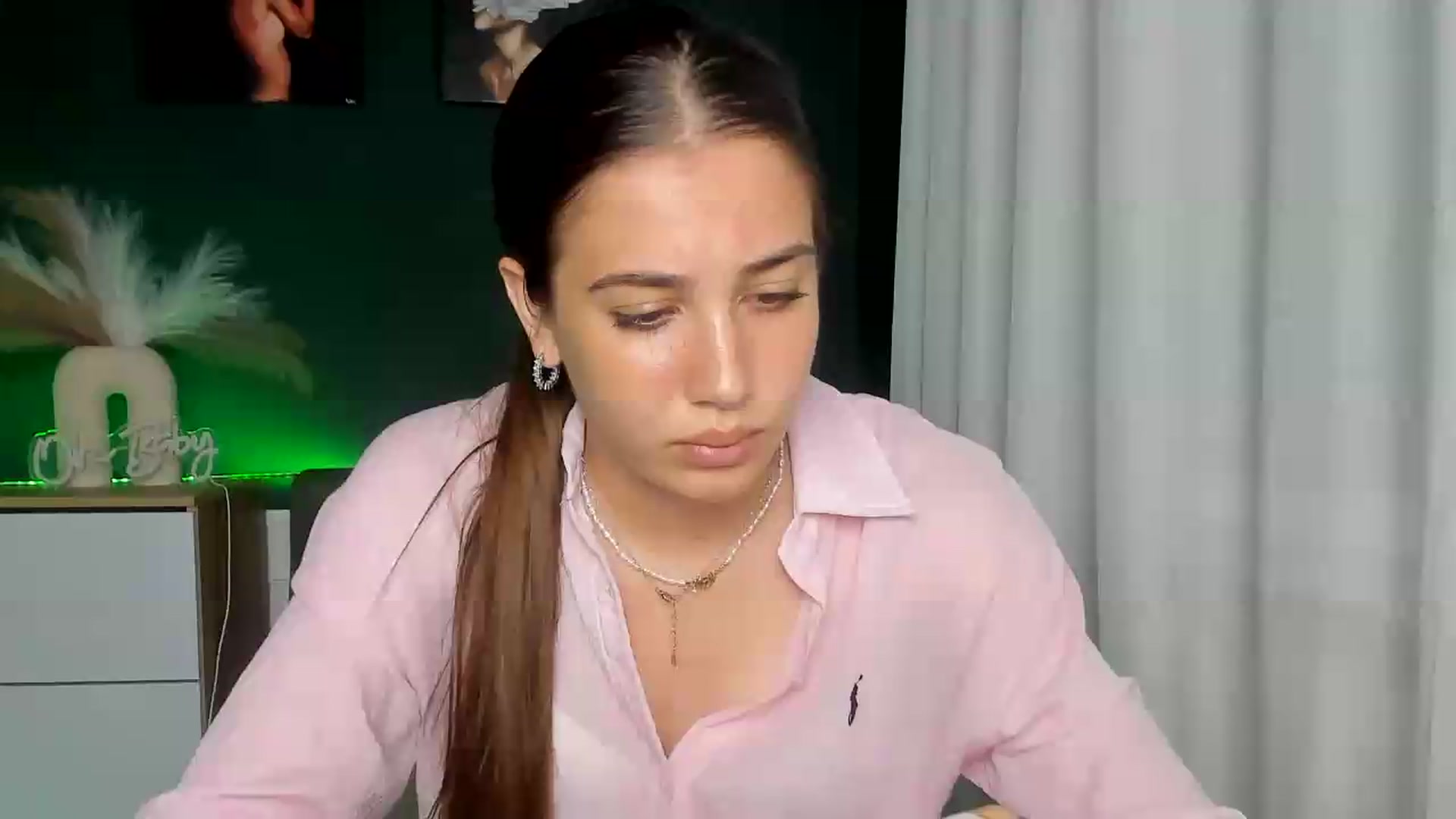Gallery image thumbnail from AlexaPirs's myfreecams stream on, 06/23/2026, 16:51 image 7 of 20