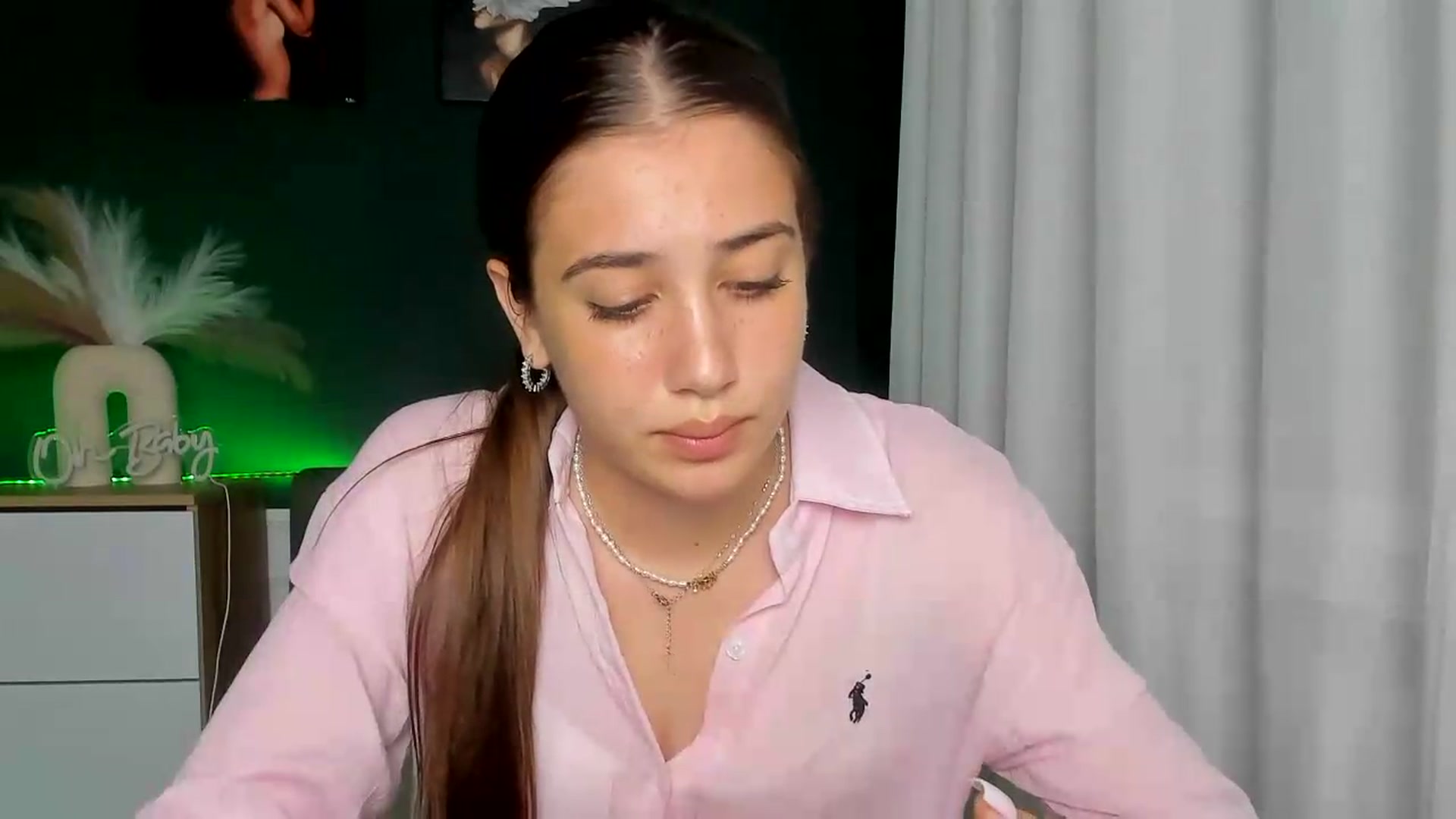 Gallery image thumbnail from AlexaPirs's myfreecams stream on, 06/23/2026, 16:51 image 5 of 20