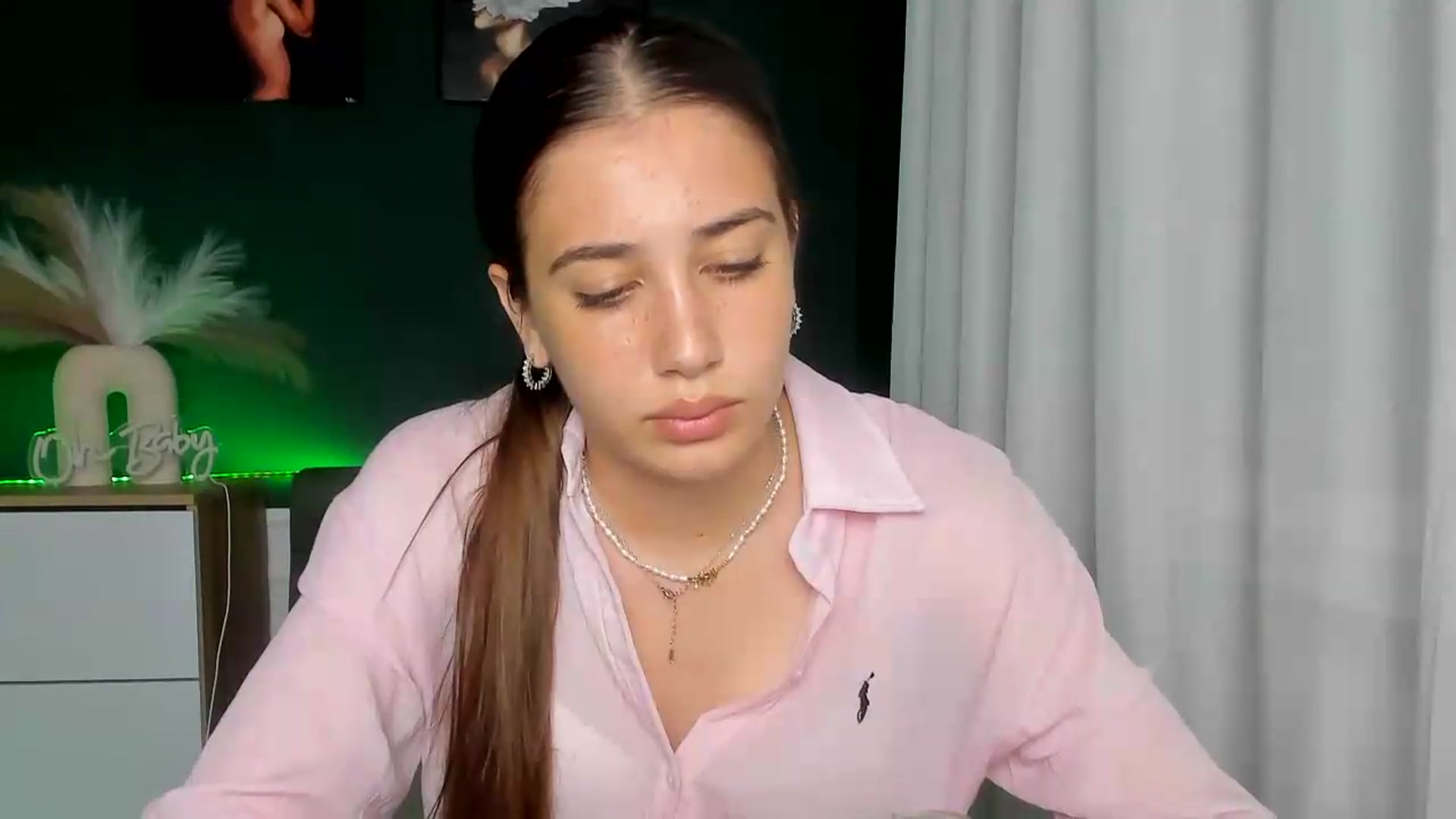 Gallery image thumbnail from AlexaPirs's myfreecams stream on, 06/23/2026, 16:51 image 6 of 20