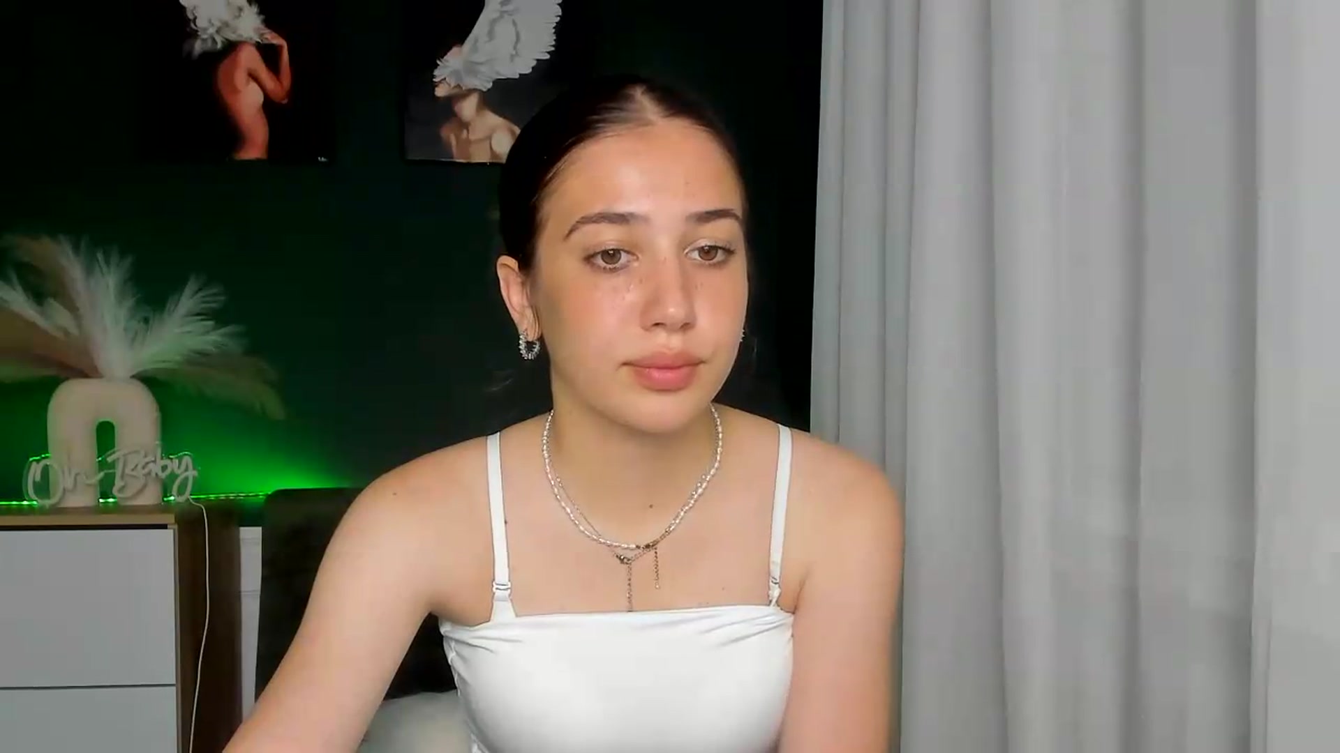 Gallery image thumbnail from AlexaPirs's myfreecams stream on, 06/24/2026, 13:54 image 2 of 20