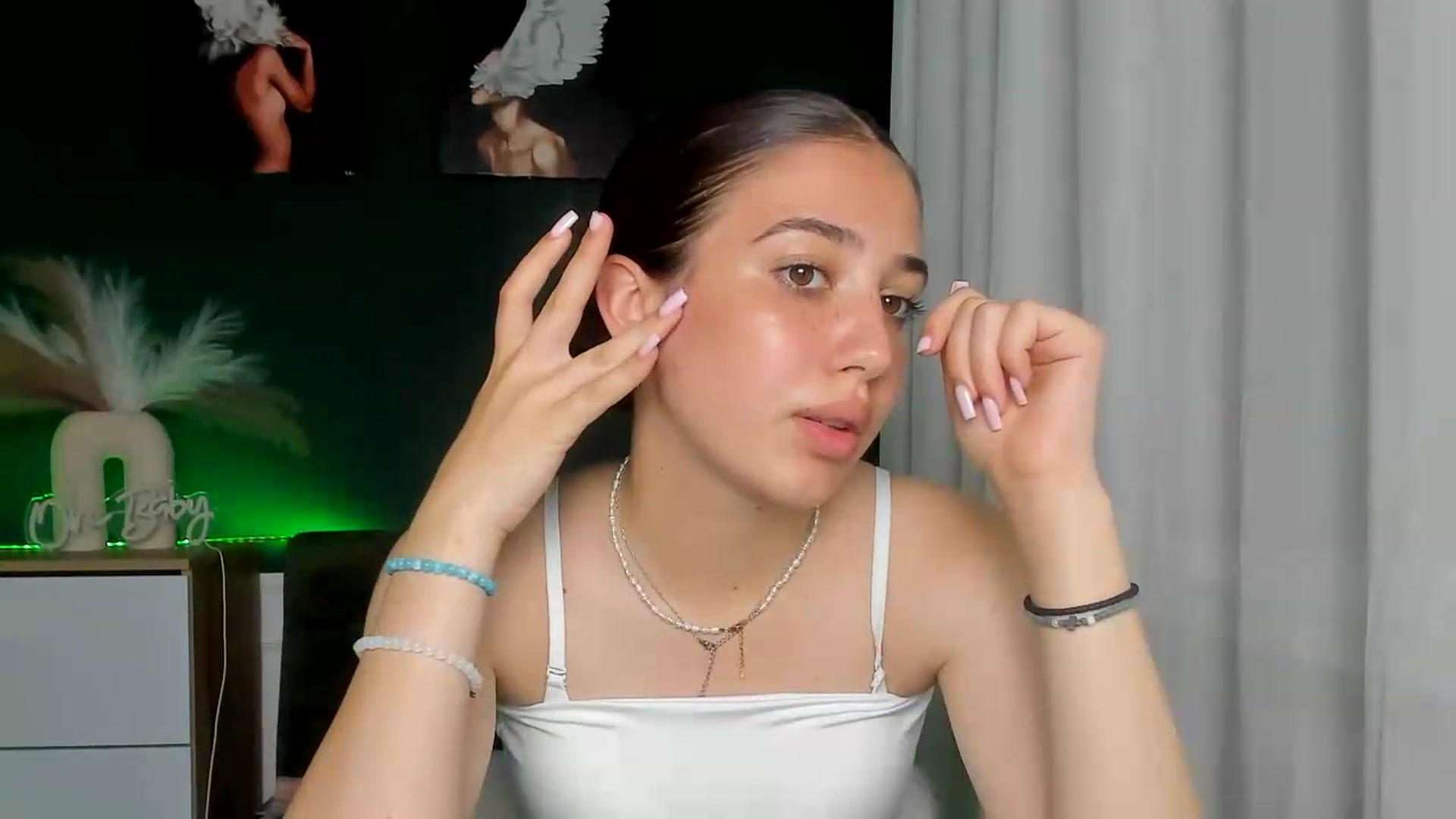 Gallery image thumbnail from AlexaPirs's myfreecams stream on, 06/24/2026, 13:54 image 5 of 20