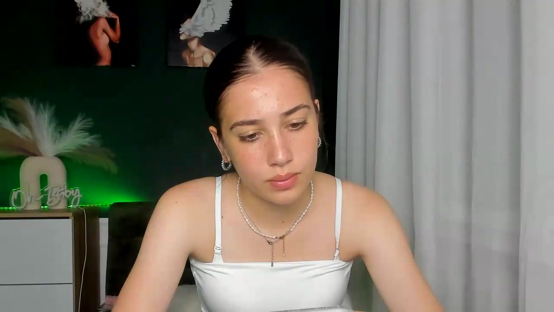 Gallery image thumbnail from AlexaPirs's myfreecams stream on, 06/24/2026, 13:54 image 3 of 20