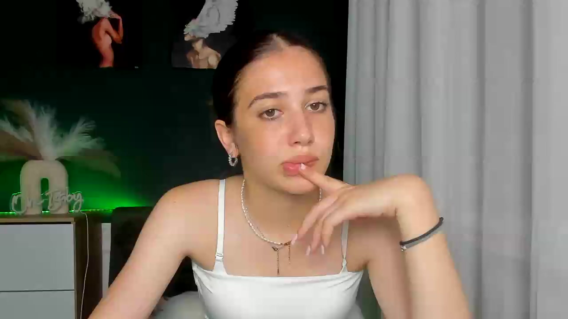 Gallery image thumbnail from AlexaPirs's myfreecams stream on, 06/24/2026, 13:54 image 1 of 20