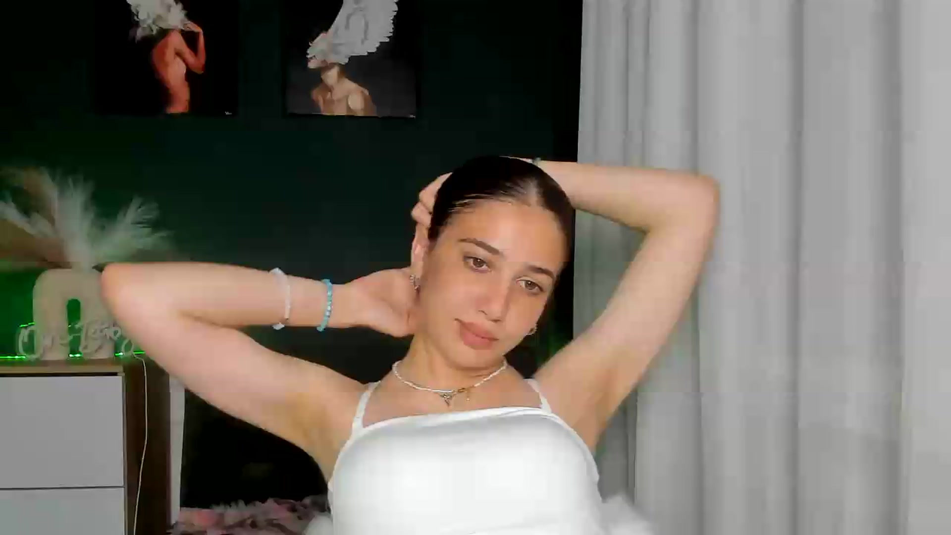 Gallery image thumbnail from AlexaPirs's myfreecams stream on, 06/24/2026, 14:17 image 13 of 20