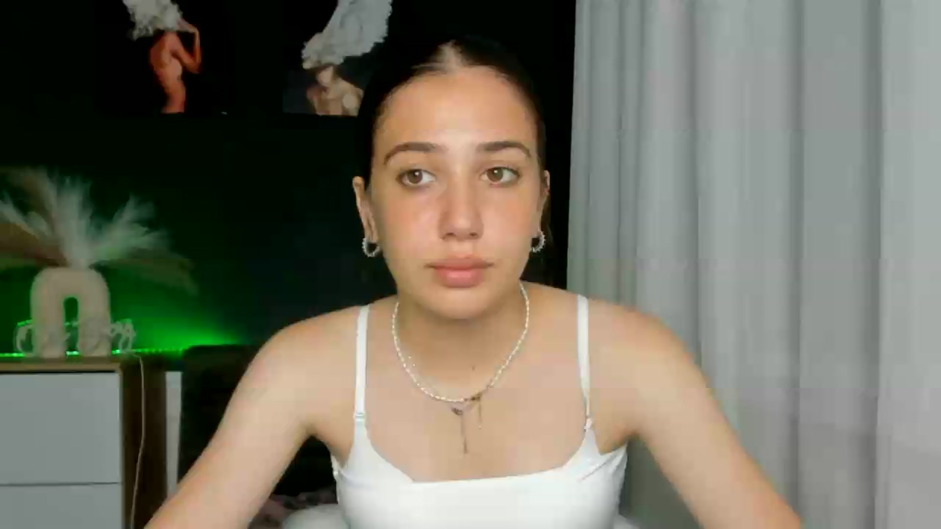 Gallery image thumbnail from AlexaPirs's myfreecams stream on, 06/24/2026, 14:17 image 1 of 20