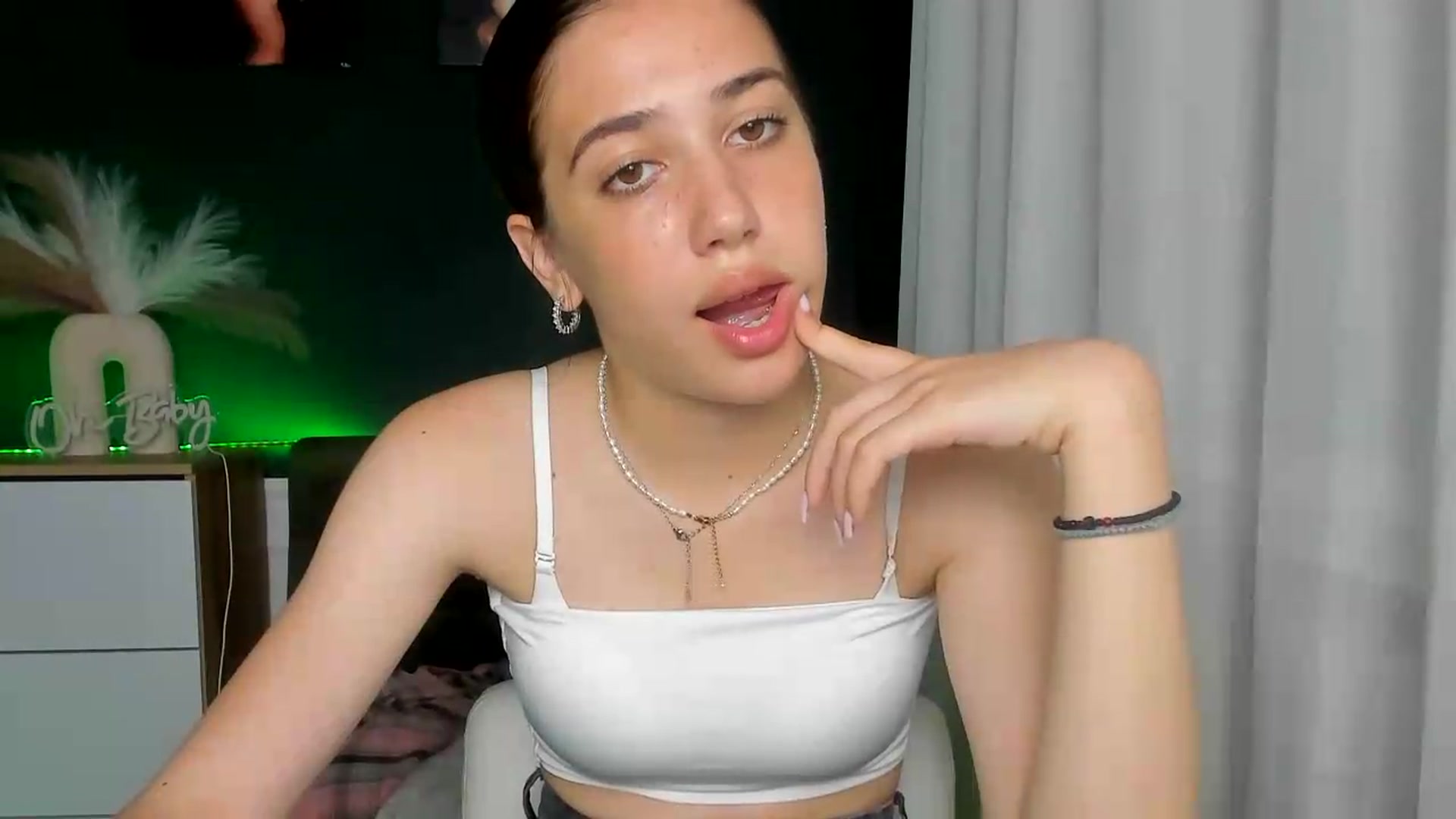 Gallery image thumbnail from AlexaPirs's myfreecams stream on, 06/24/2026, 16:07 image 9 of 20