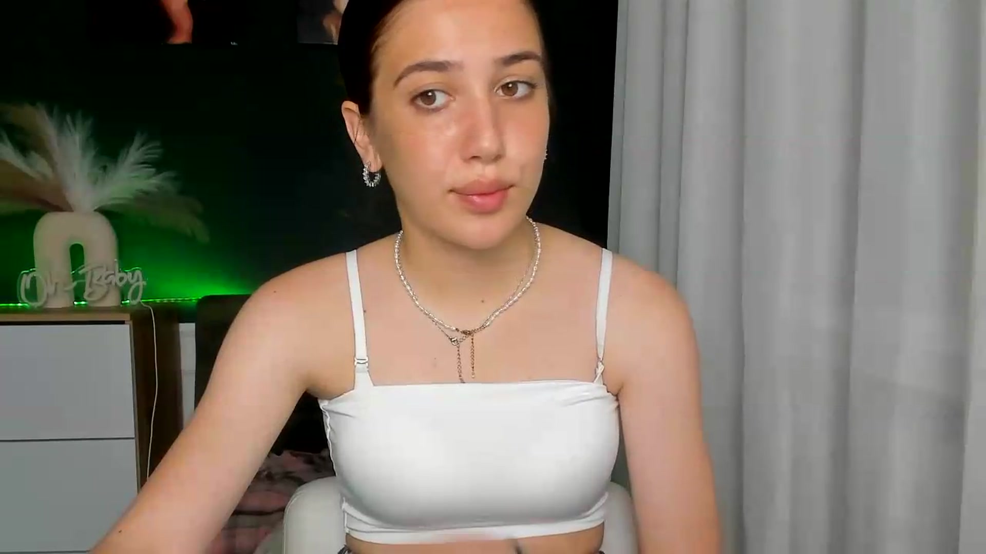 Gallery image thumbnail from AlexaPirs's myfreecams stream on, 06/24/2026, 16:07 image 8 of 20