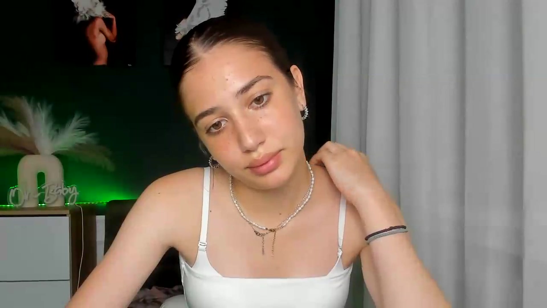 Gallery image thumbnail from AlexaPirs's myfreecams stream on, 06/24/2026, 16:07 image 3 of 20
