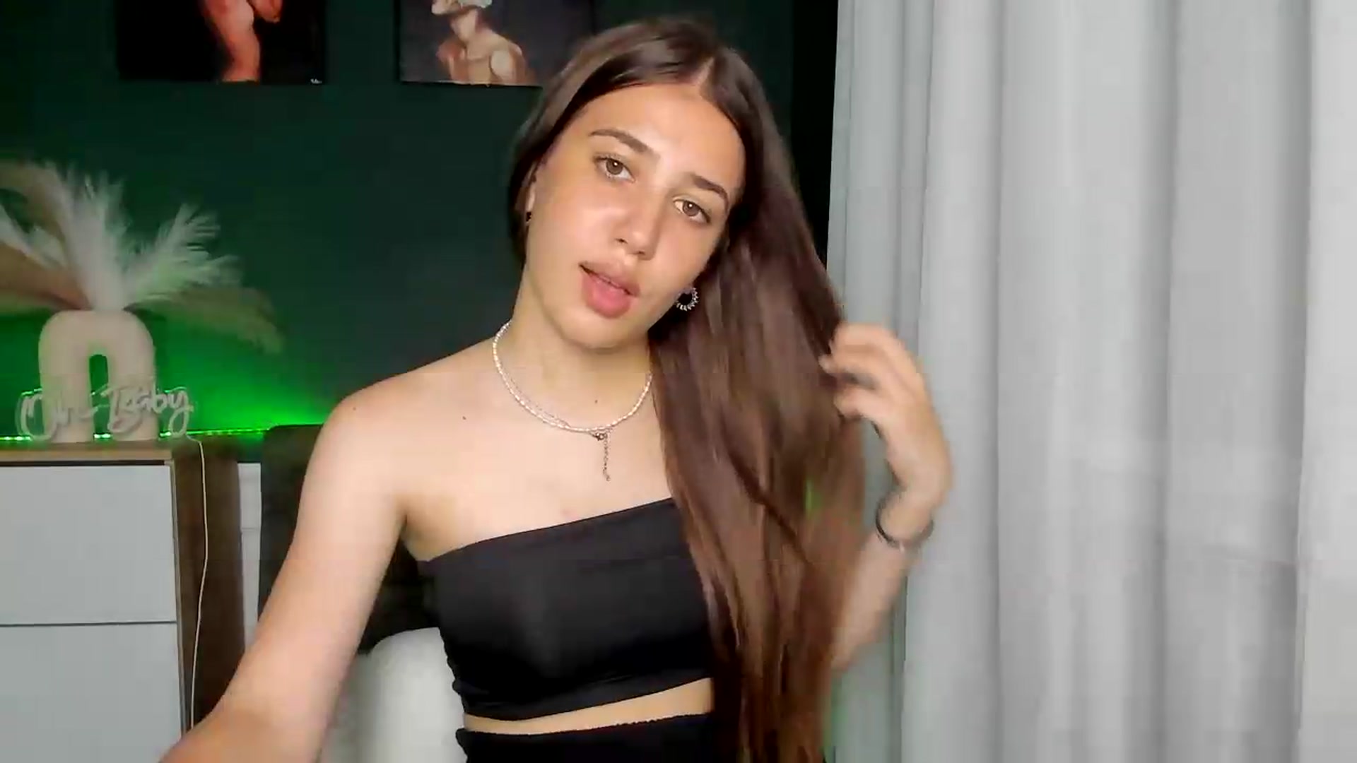Gallery image thumbnail from AlexaPirs's myfreecams stream on, 06/25/2026, 13:39 image 18 of 20