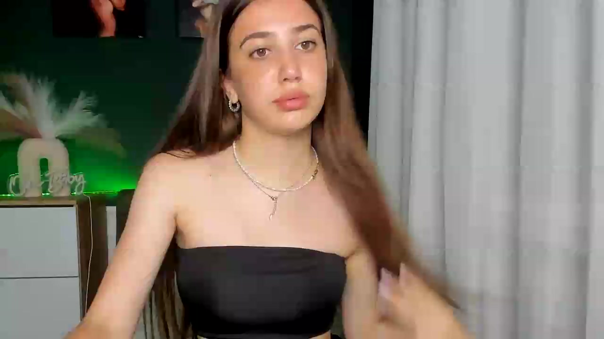 Gallery image thumbnail from AlexaPirs's myfreecams stream on, 06/25/2026, 13:39 image 1 of 20