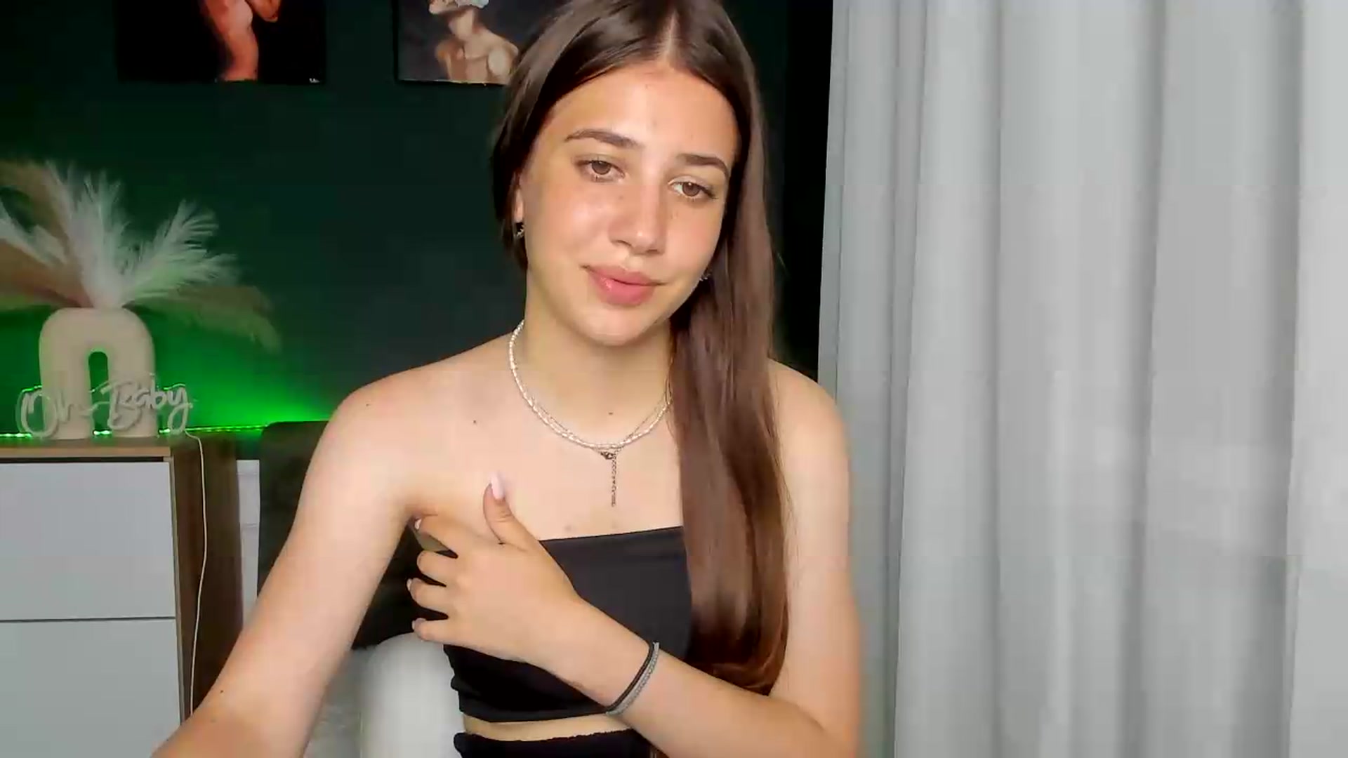 Gallery image thumbnail from AlexaPirs's myfreecams stream on, 06/25/2026, 13:39 image 14 of 20