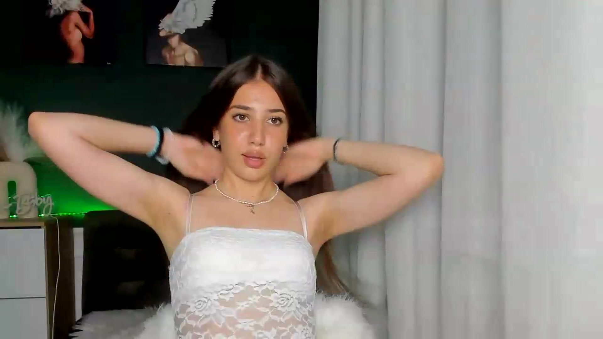 Gallery image thumbnail from AlexaPirs's myfreecams stream on, 06/26/2026, 13:38 image 2 of 20