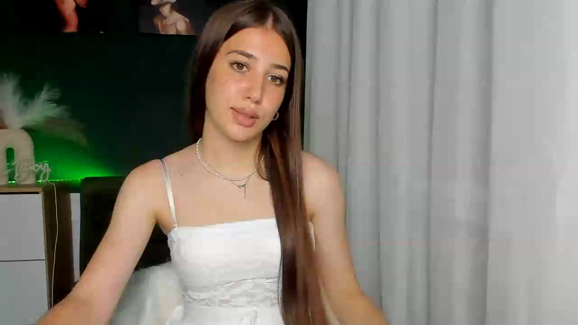 Gallery image thumbnail from AlexaPirs's myfreecams stream on, 06/26/2026, 13:38 image 14 of 20