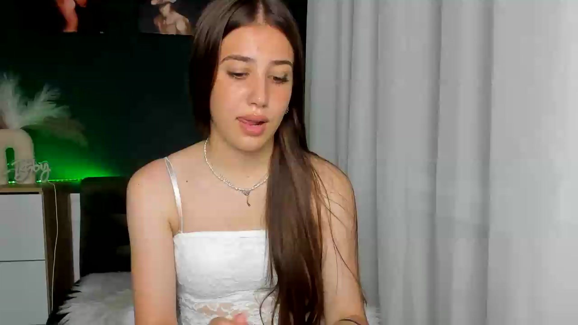 Gallery image thumbnail from AlexaPirs's myfreecams stream on, 06/26/2026, 13:38 image 7 of 20