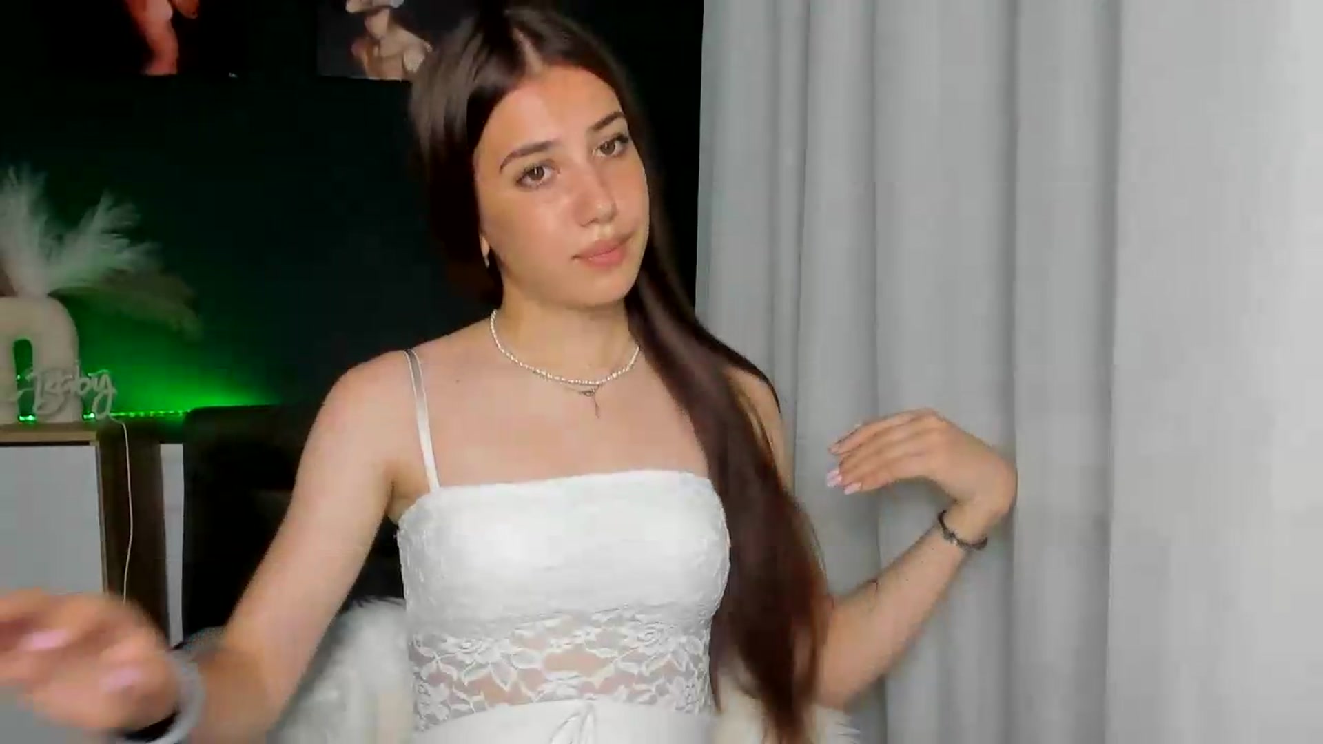 Gallery image thumbnail from AlexaPirs's myfreecams stream on, 06/26/2026, 13:38 image 11 of 20