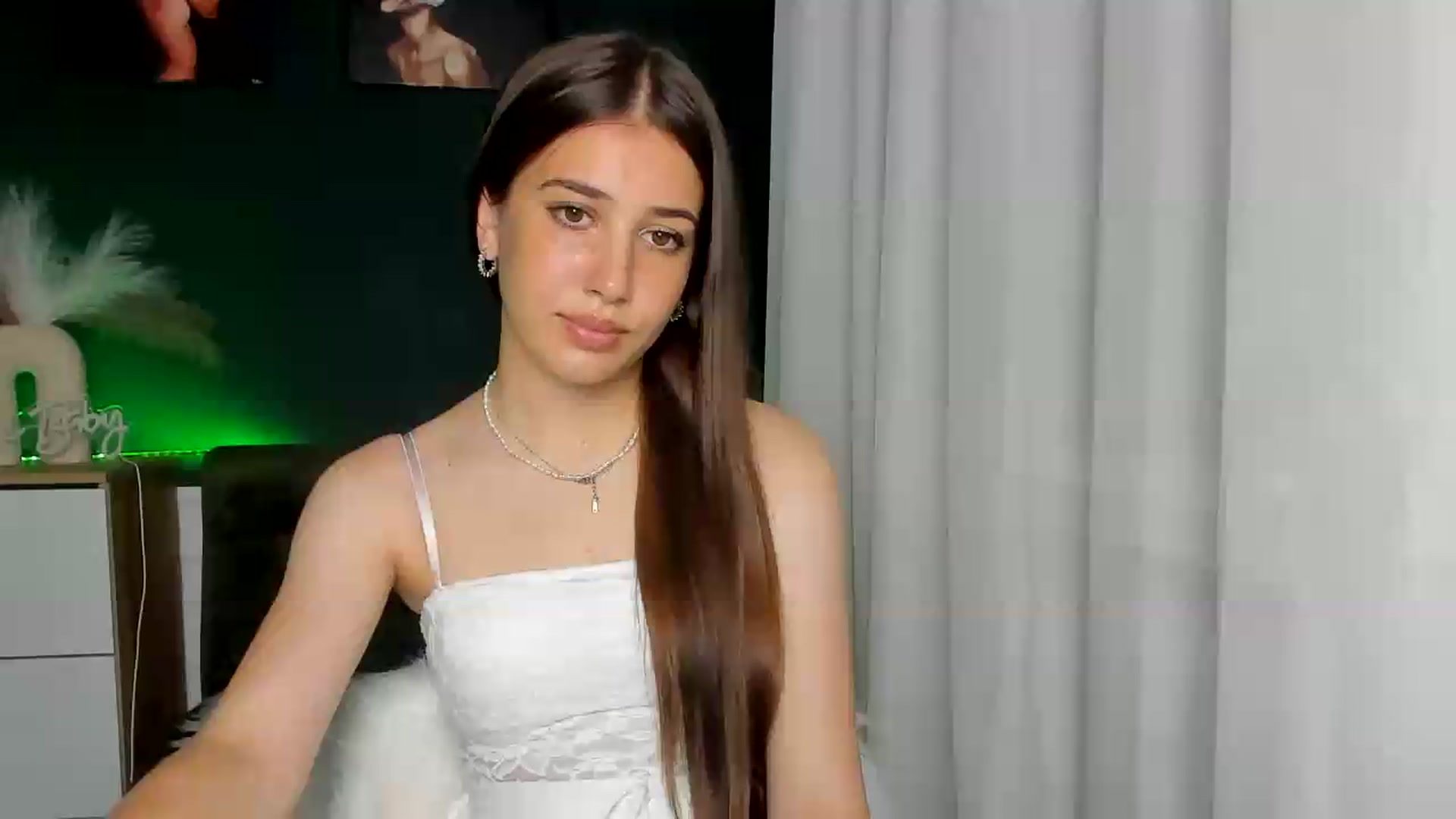 Gallery image thumbnail from AlexaPirs's myfreecams stream on, 06/26/2026, 13:38 image 18 of 20
