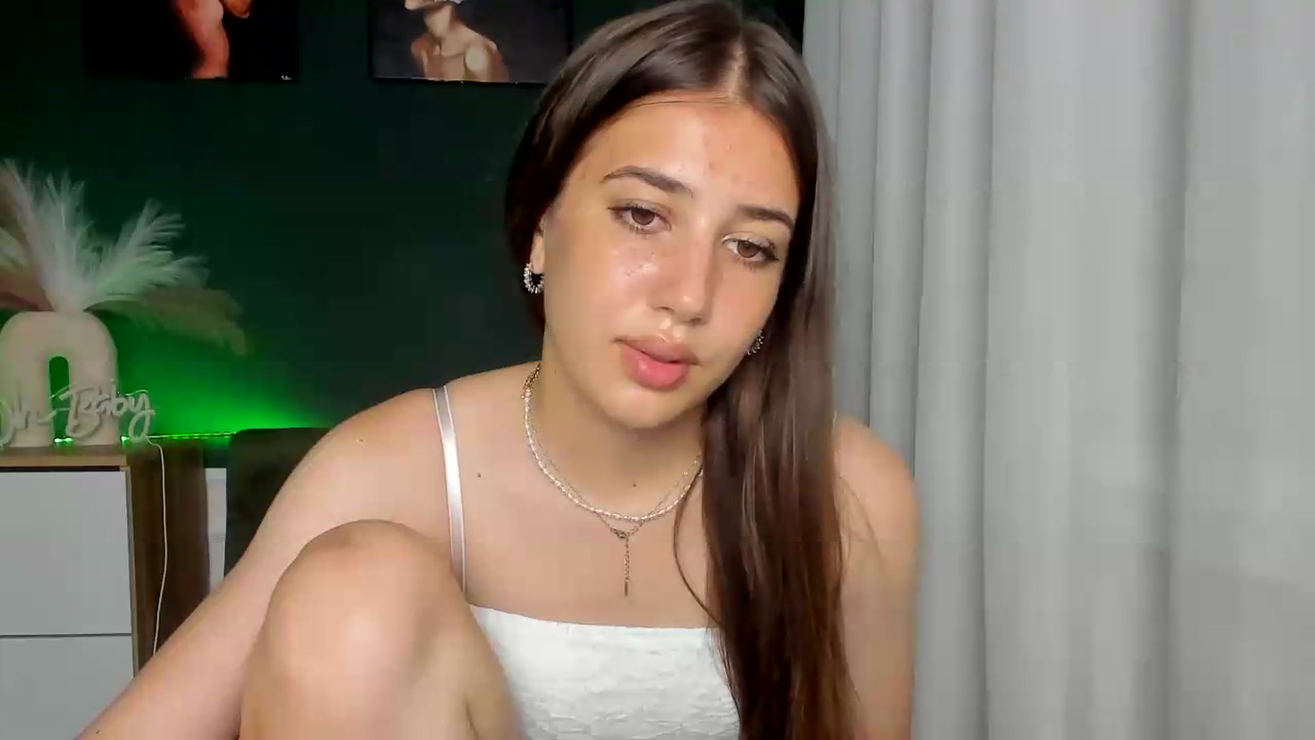 Gallery image thumbnail from AlexaPirs's myfreecams stream on, 06/26/2026, 14:57 image 16 of 20