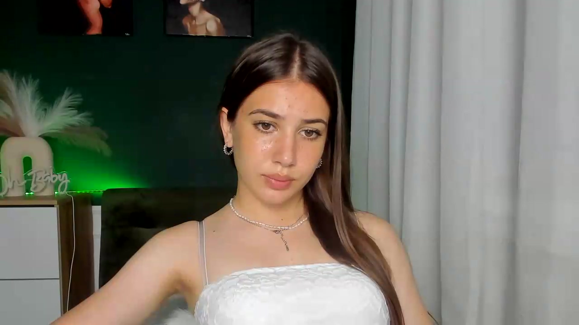 Gallery image thumbnail from AlexaPirs's myfreecams stream on, 06/26/2026, 14:57 image 9 of 20
