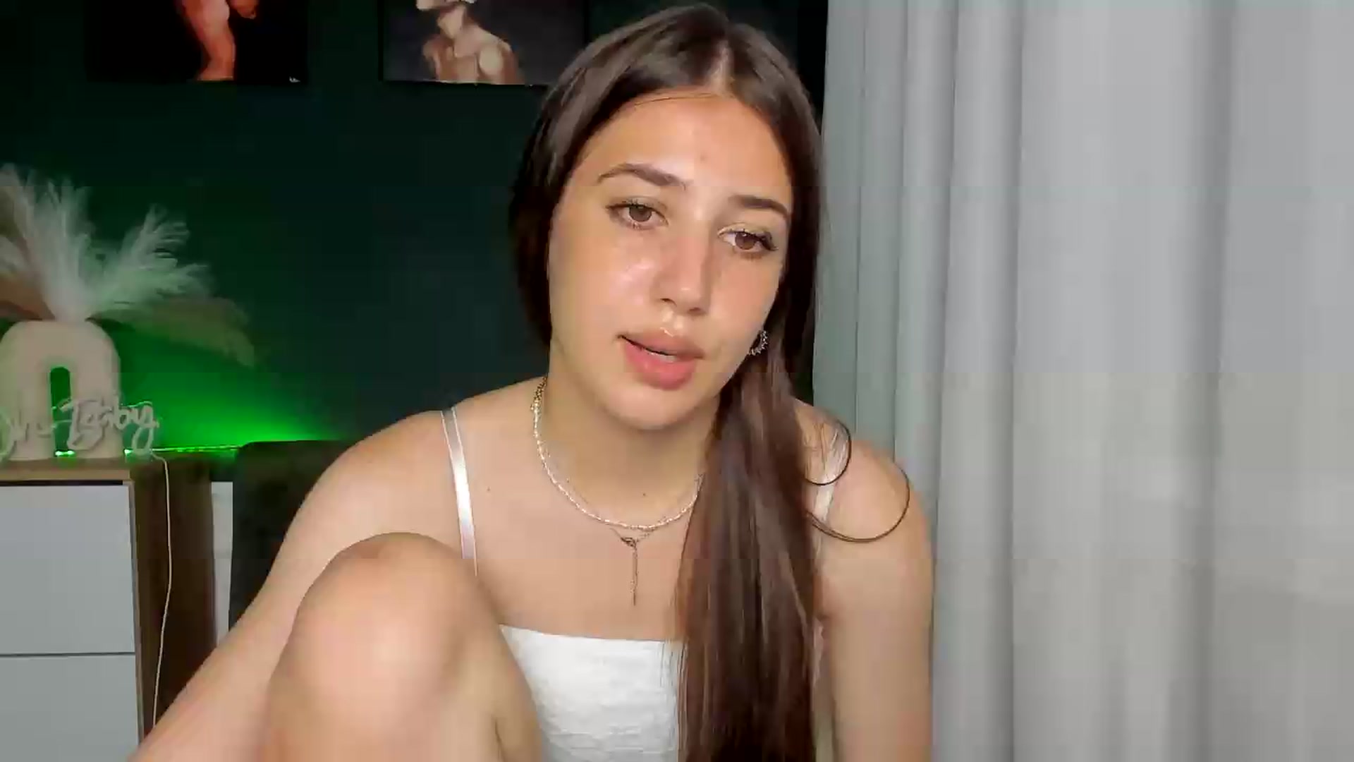 Gallery image thumbnail from AlexaPirs's myfreecams stream on, 06/26/2026, 14:57 image 18 of 20