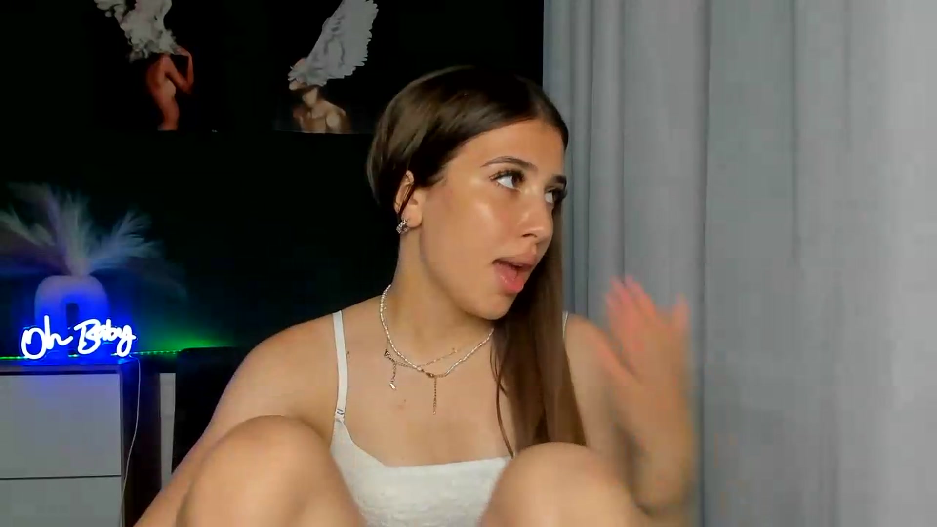 Gallery image thumbnail from AlexaPirs's myfreecams stream on, 06/29/2026, 15:47 image 17 of 20