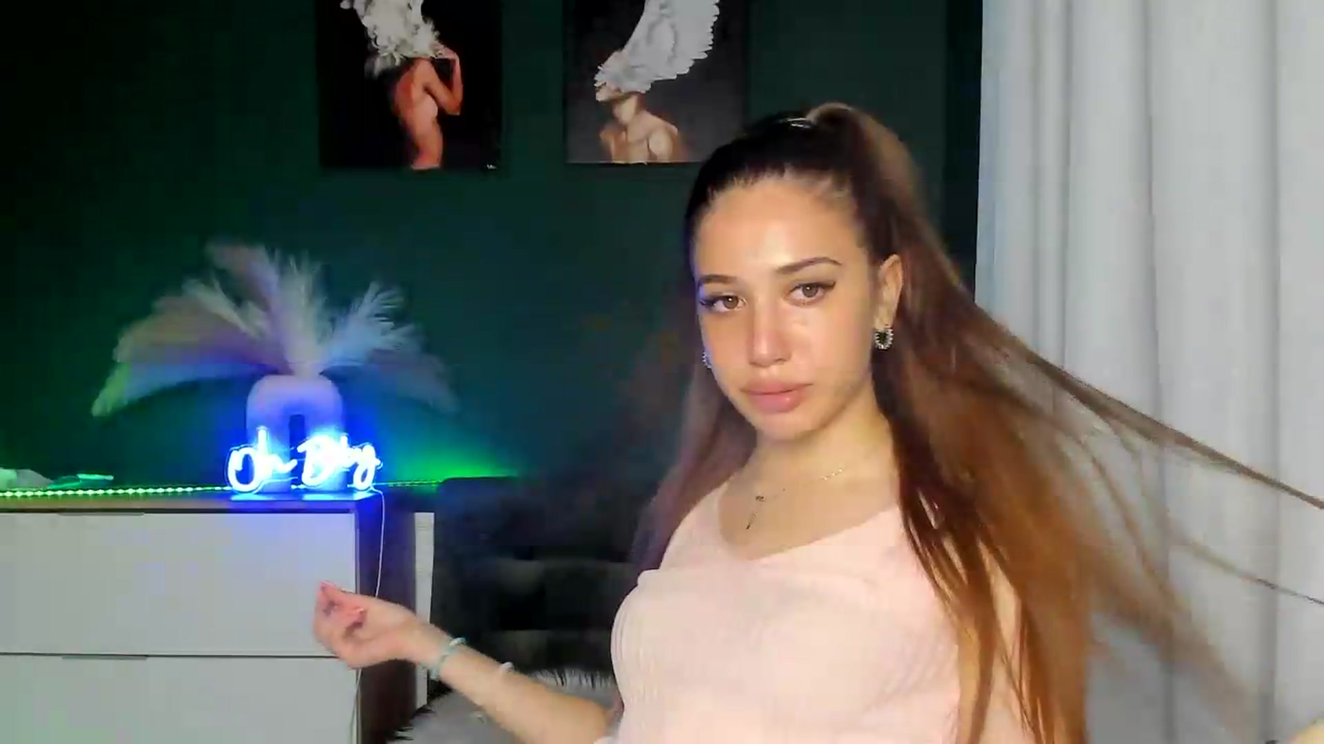 Gallery image thumbnail from AlexaPirs's myfreecams stream on, 06/30/2026, 14:46 image 11 of 20