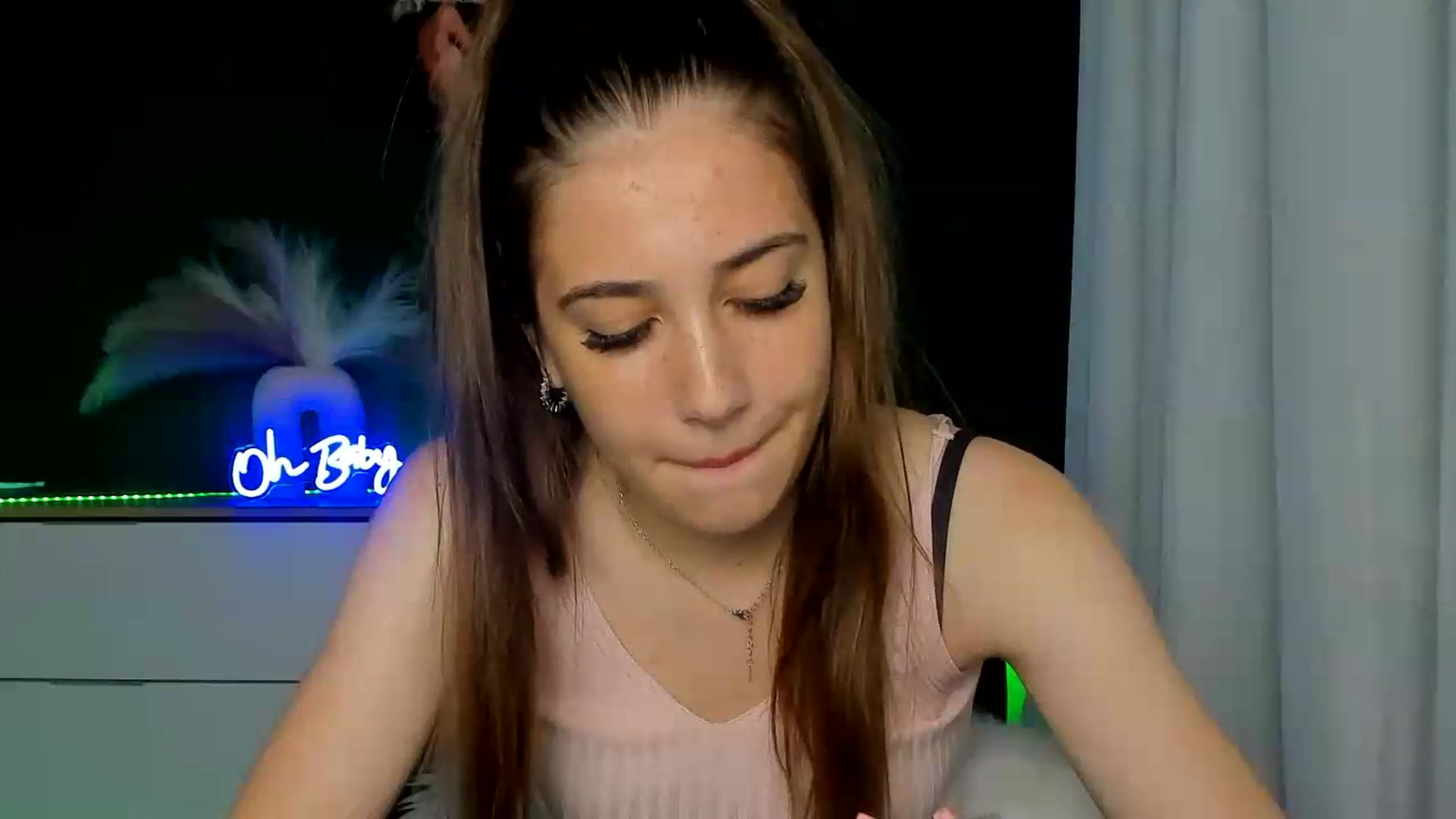 Gallery image thumbnail from AlexaPirs's myfreecams stream on, 06/30/2026, 16:44 image 3 of 20