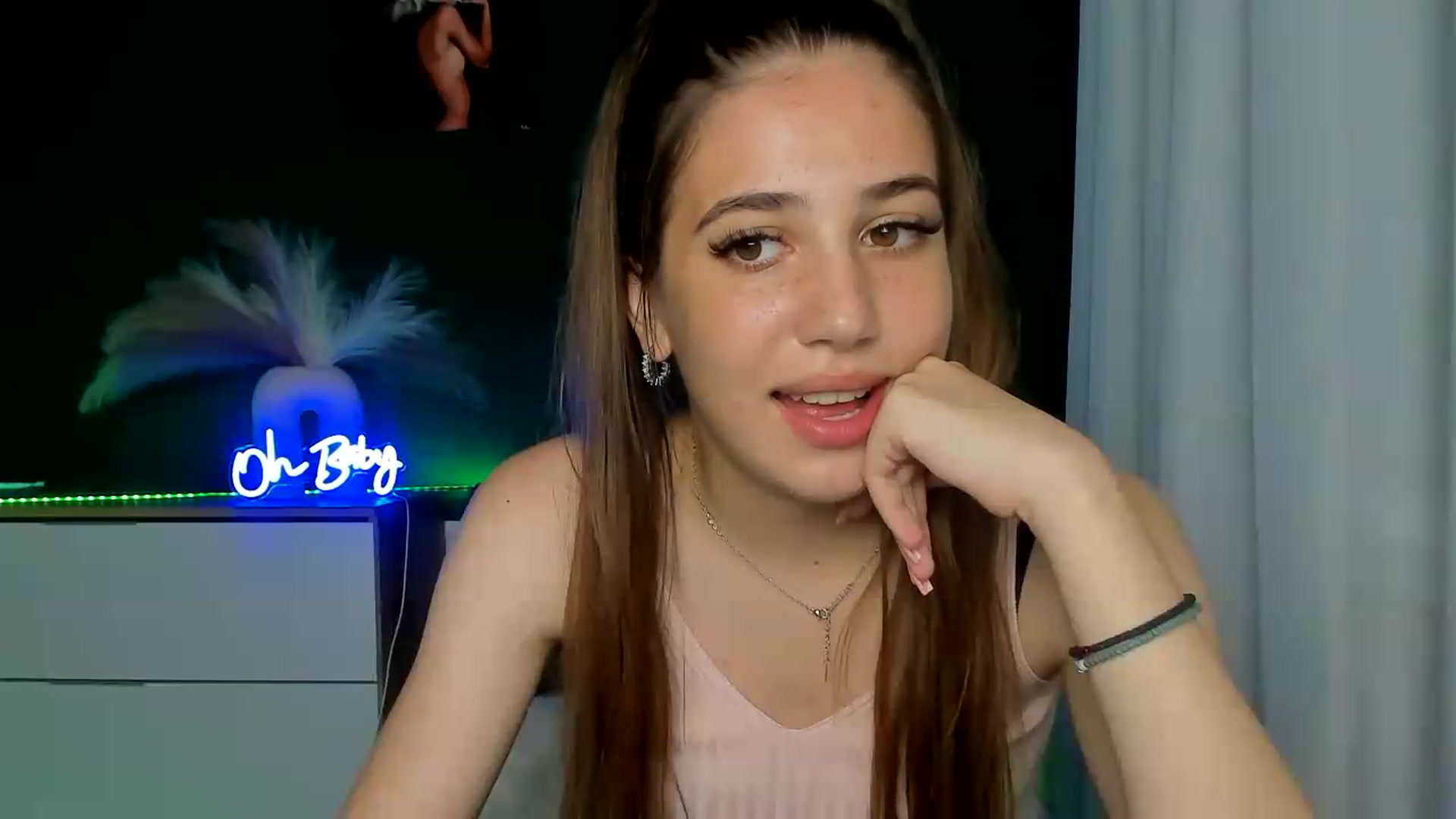 Gallery image thumbnail from AlexaPirs's myfreecams stream on, 06/30/2026, 16:44 image 16 of 20