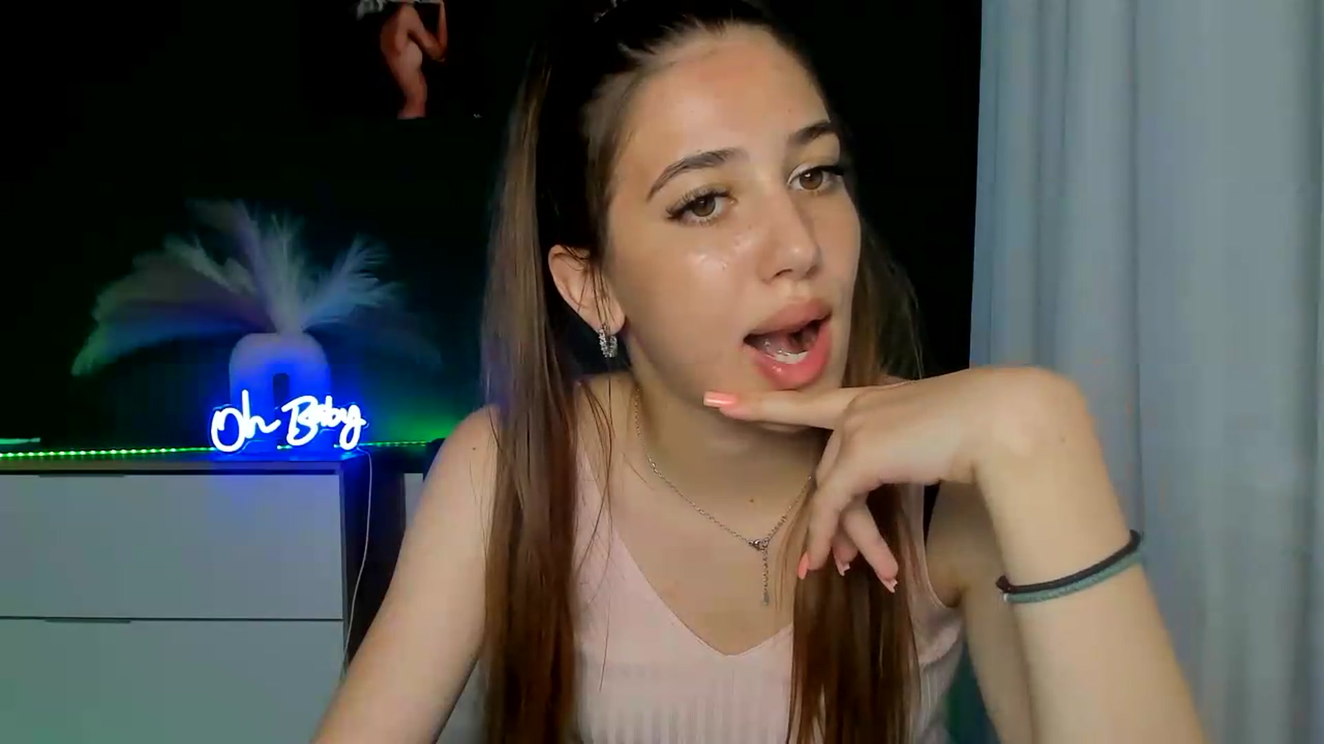 Gallery image thumbnail from AlexaPirs's myfreecams stream on, 06/30/2026, 16:44 image 17 of 20