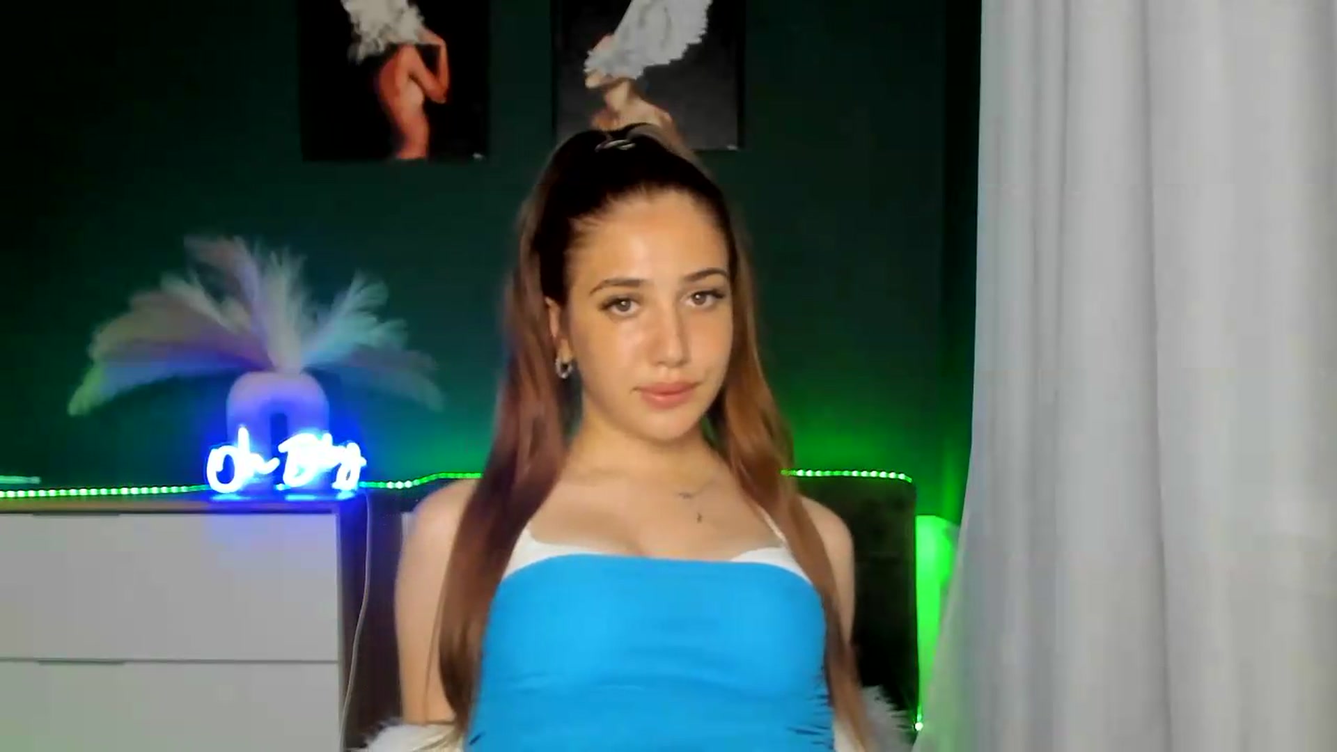 Gallery image thumbnail from AlexaPirs's myfreecams stream on, 07/01/2026, 15:42 image 3 of 20