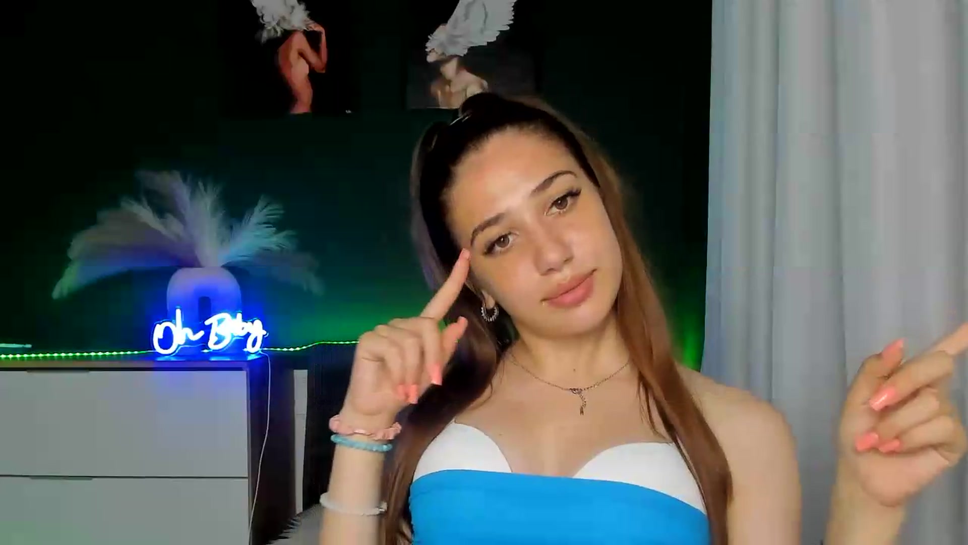 Gallery image thumbnail from AlexaPirs's myfreecams stream on, 07/01/2026, 15:42 image 18 of 20
