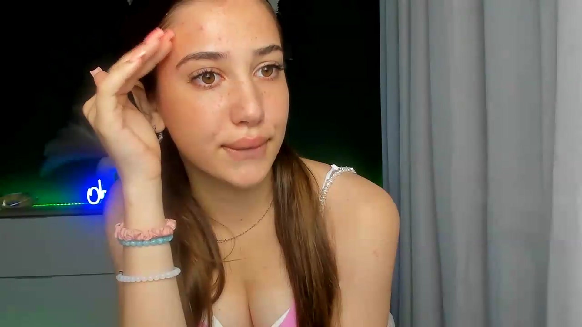 Gallery image thumbnail from AlexaPirs's myfreecams stream on, 07/12/2026, 14:22 image 10 of 20