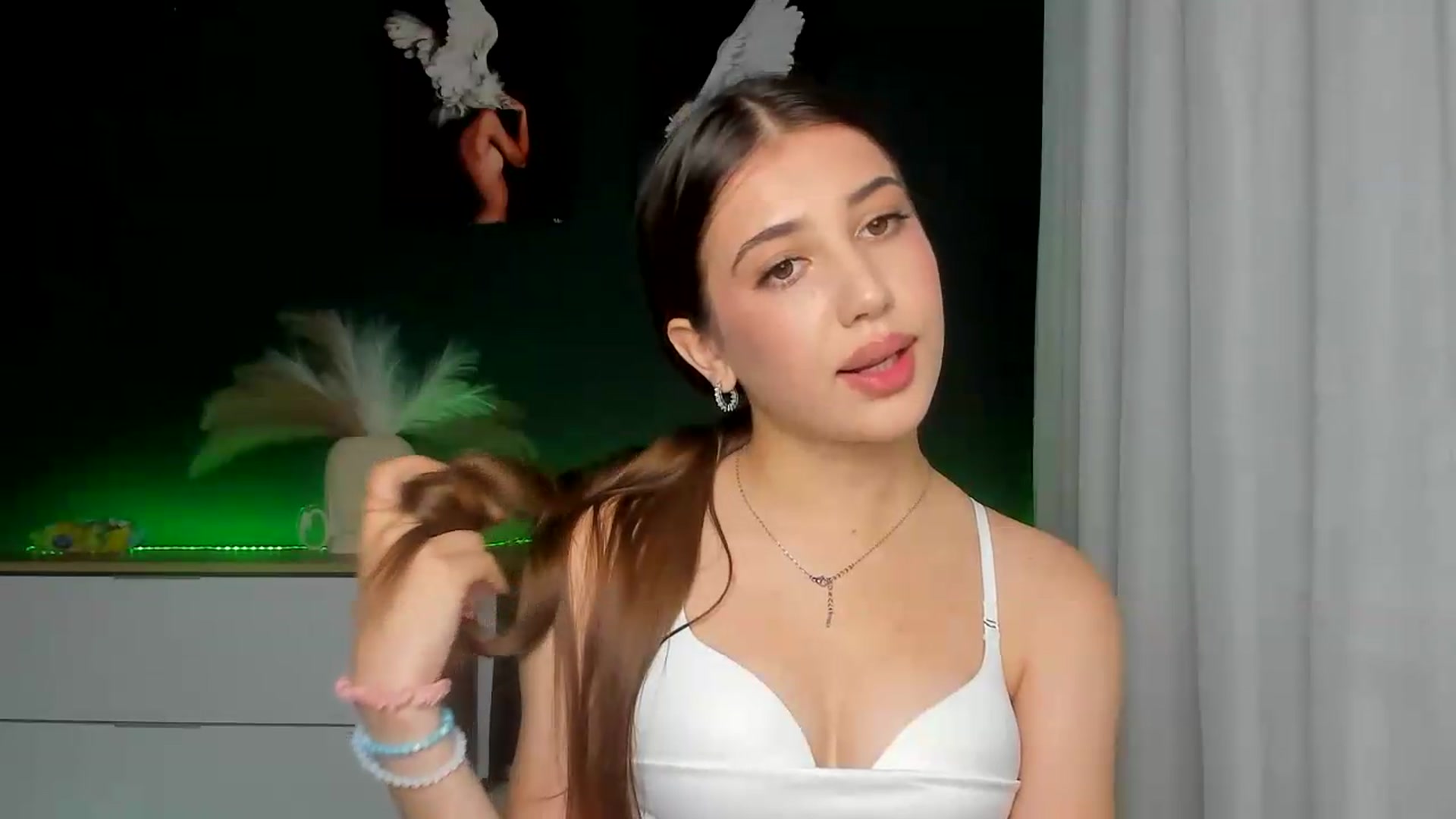 Gallery image thumbnail from AlexaPirs's myfreecams stream on, 07/14/2026, 12:51 image 6 of 20
