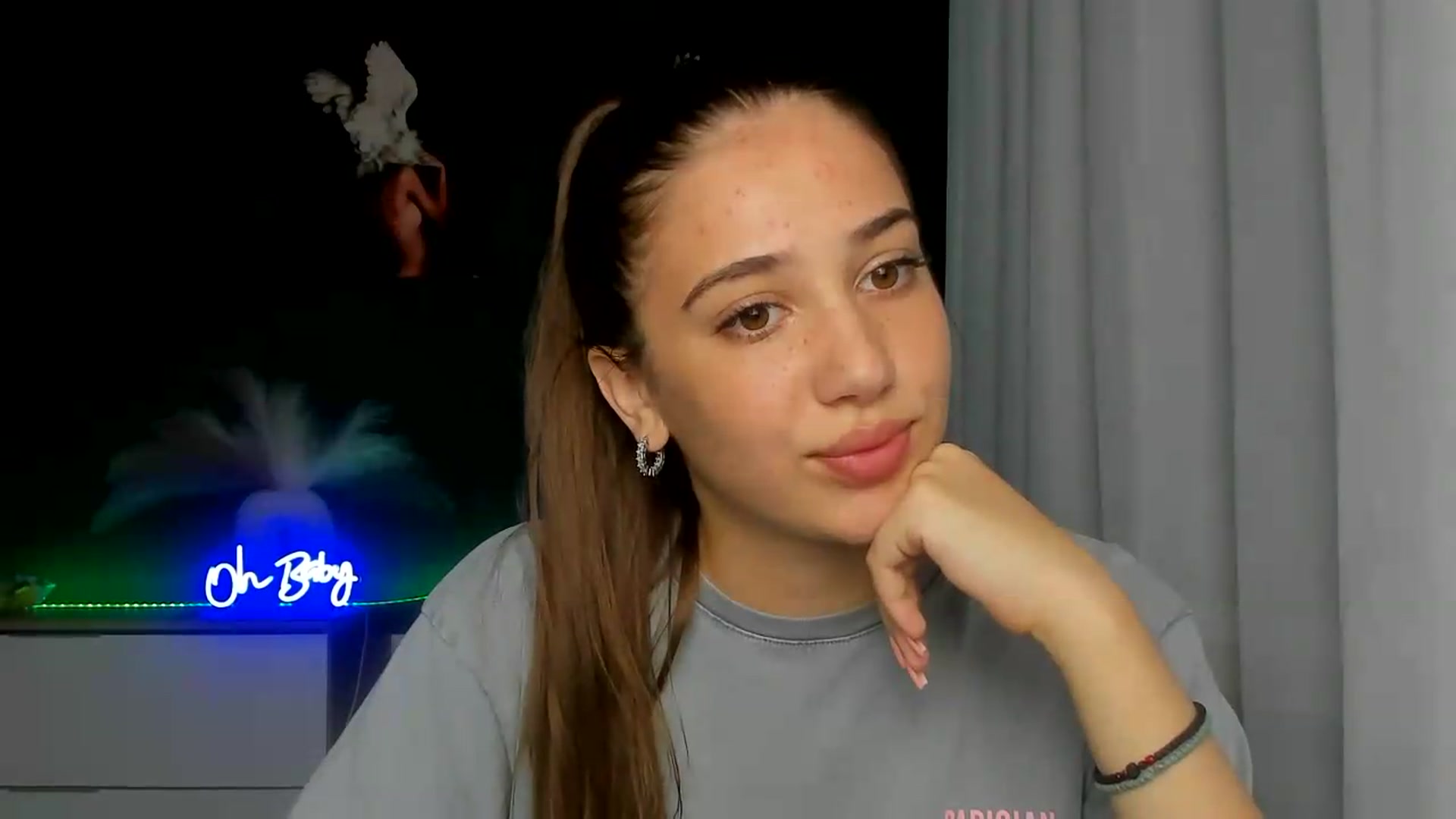 Gallery image thumbnail from AlexaPirs's myfreecams stream on, 07/16/2026, 12:34 image 17 of 20