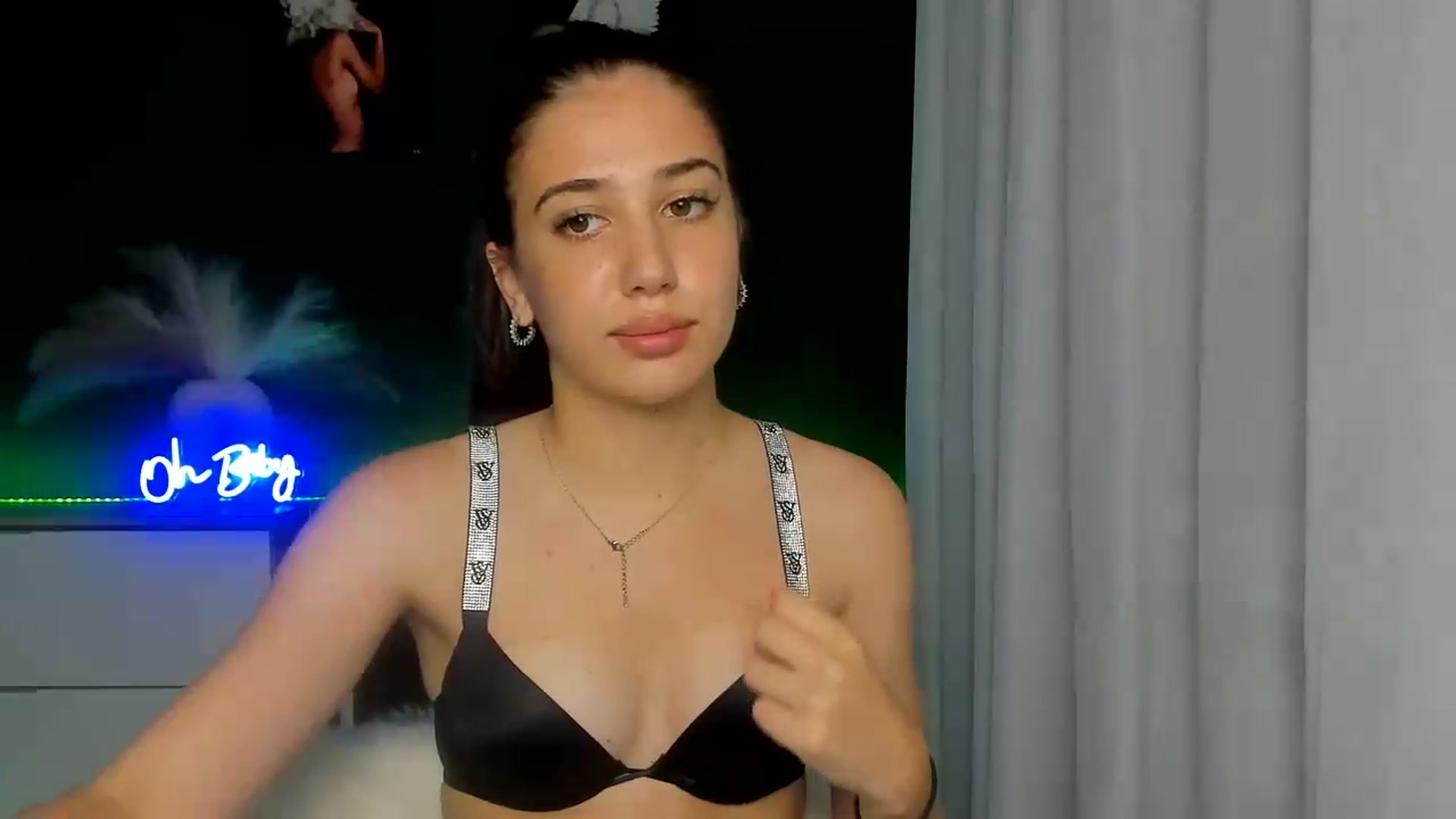Gallery image thumbnail from AlexaPirs's myfreecams stream on, 07/16/2026, 15:28 image 5 of 20