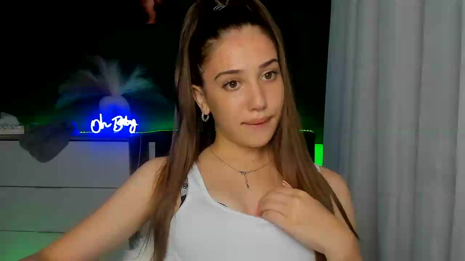 Gallery image thumbnail from AlexaPirs's myfreecams stream on, 07/17/2026, 13:24 image 4 of 20