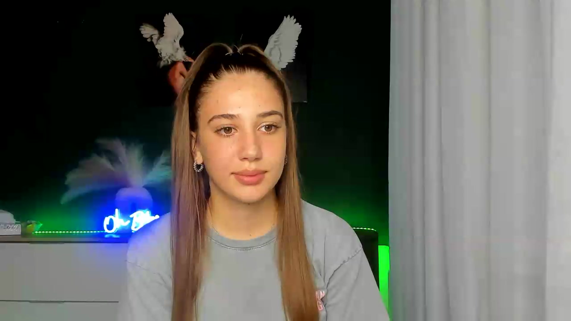 Gallery image thumbnail from AlexaPirs's myfreecams stream on, 07/17/2026, 16:47 image 9 of 20