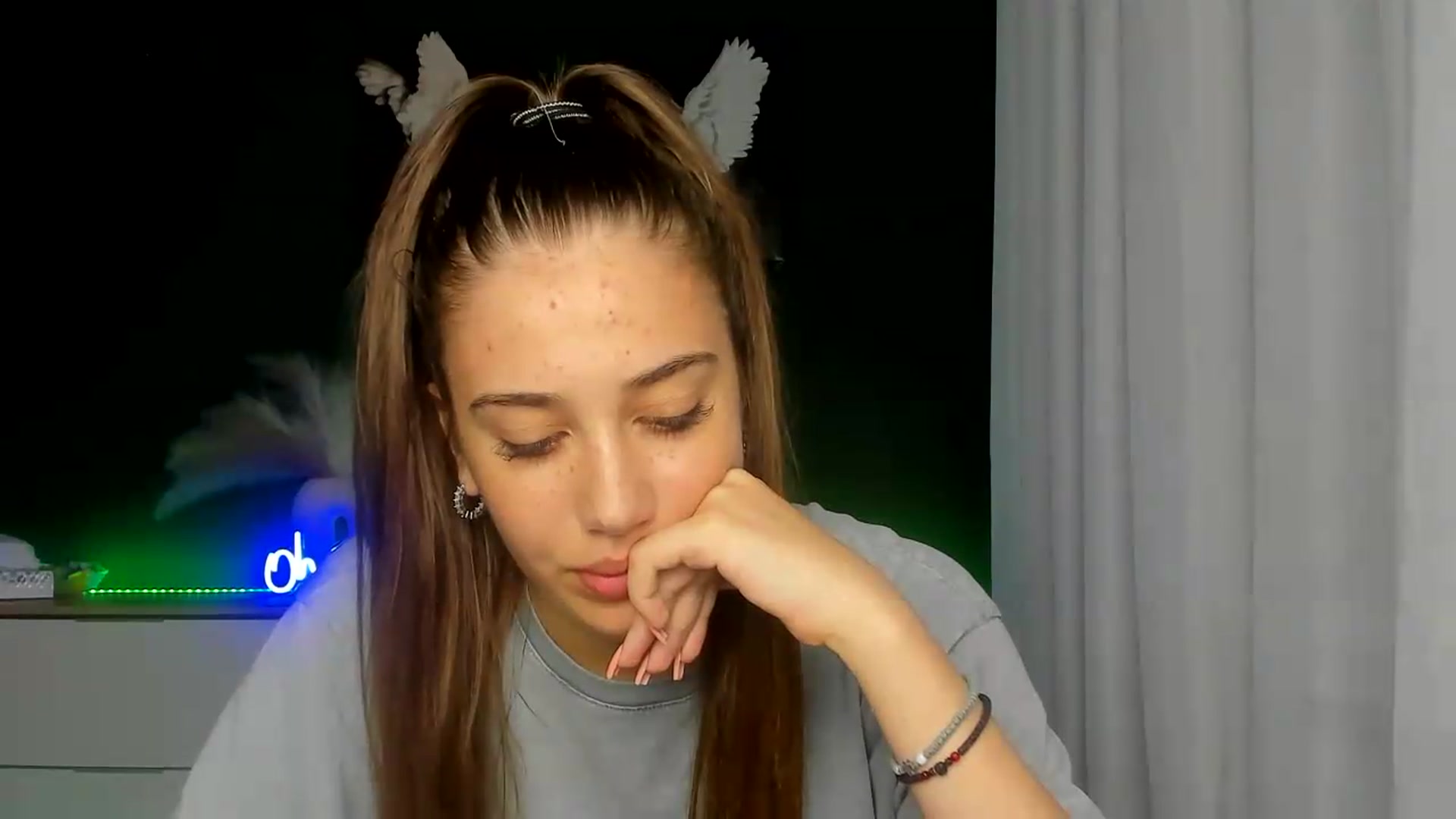 Gallery image thumbnail from AlexaPirs's myfreecams stream on, 07/17/2026, 16:47 image 4 of 20
