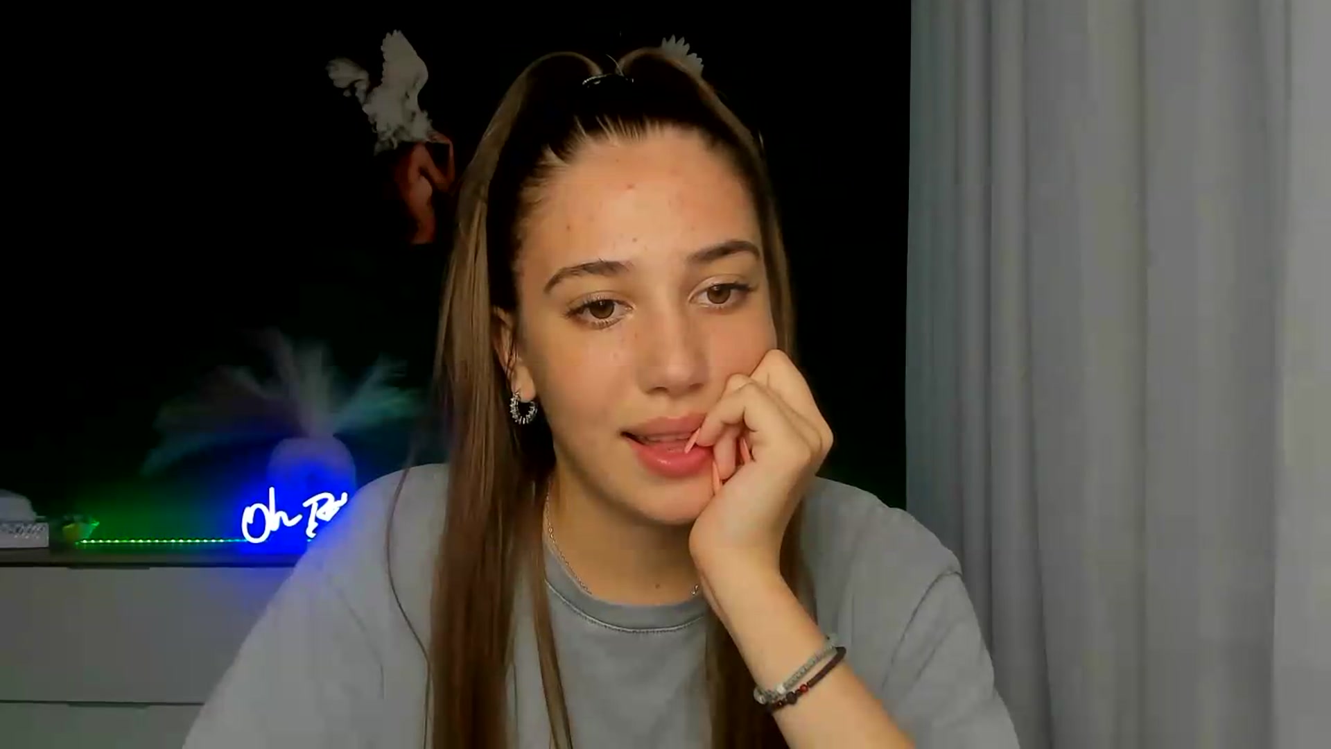 Gallery image thumbnail from AlexaPirs's myfreecams stream on, 07/17/2026, 16:47 image 16 of 20