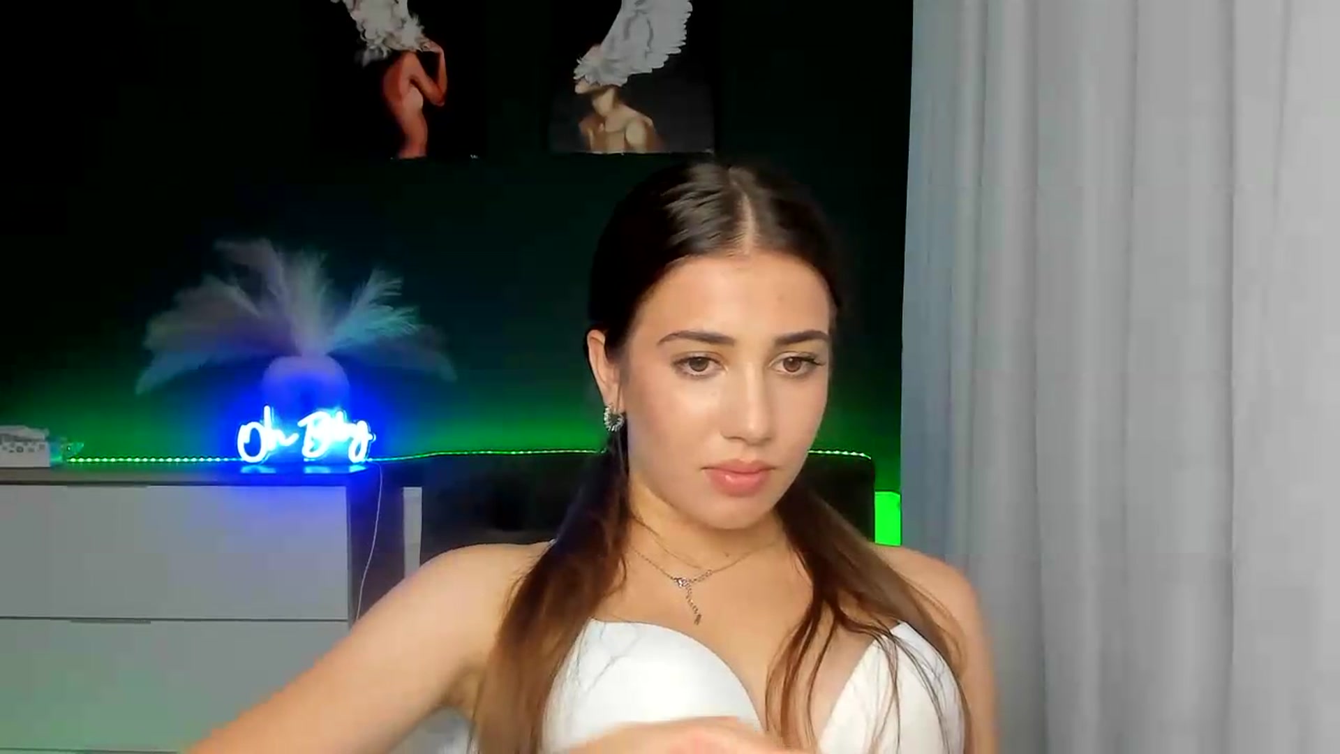 Gallery image thumbnail from AlexaPirs's myfreecams stream on, 07/20/2026, 16:48 image 12 of 20